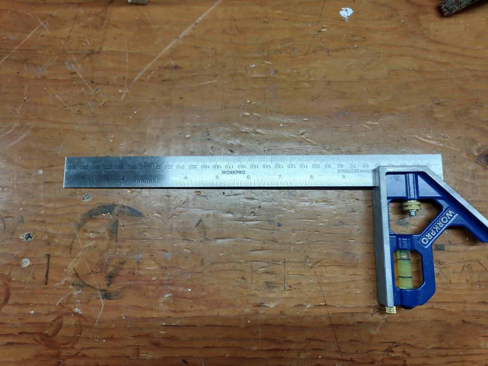 WORKPRO Aluminum Alloy Carpenter Square and Zinc-Alloy Square Ruler Set customer photo 2