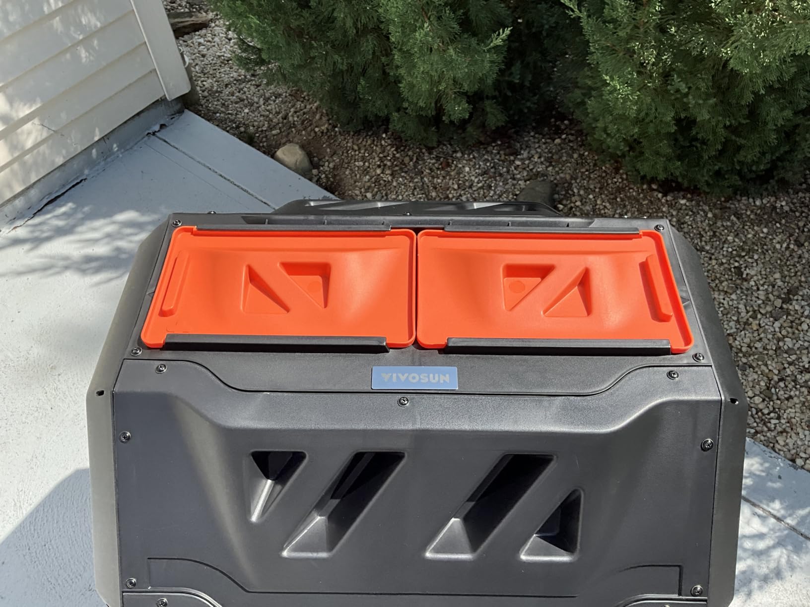 VIVOSUN Outdoor Tumbling Composter Dual Rotating Batch Compost Bin, 43 Gallon Black Door customer photo 1