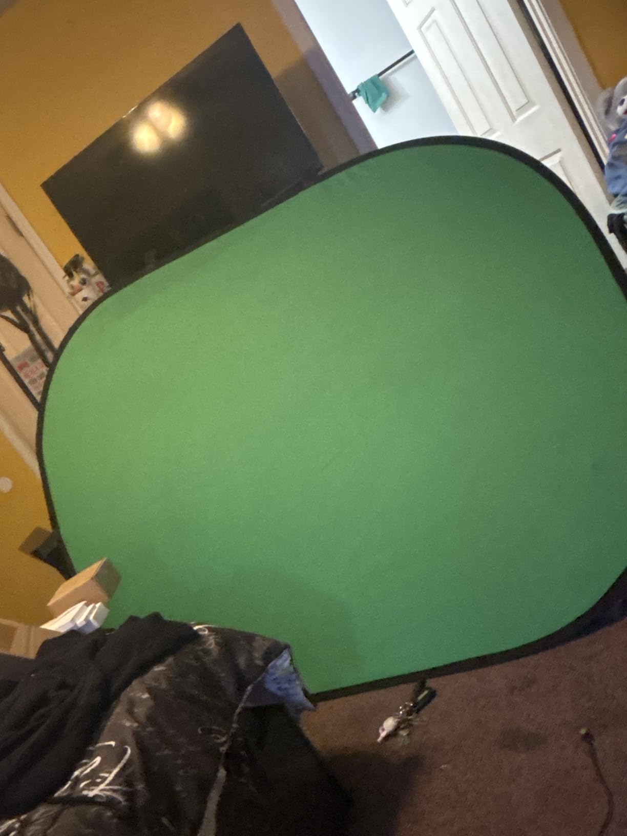 Neewer 5x7ft/1.5x2m Chromakey Foldable Backdrop with Stand 8.5ft/2.6m, 2-in-1 Reversible Green Blue Green Background Panel for Photography Studio, Live Streaming, Video Calls, Games customer photo 2