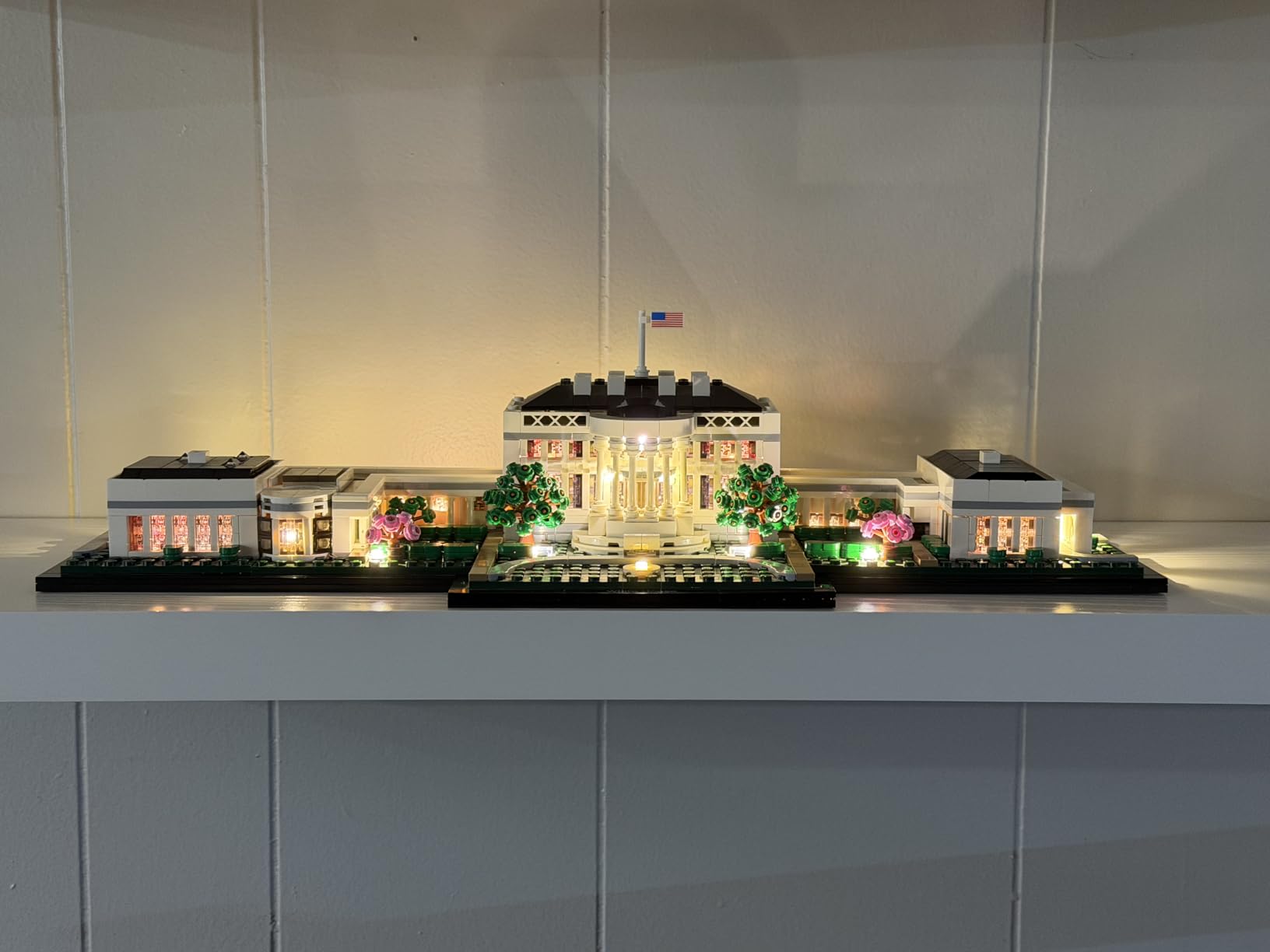 GEAMENT LED Light for (Architecture Paris with Eiffel Tower) Building Blocks Set - Compatible with LEGO 21044 Skyline Building Model (Model Set Not Included) customer photo 1