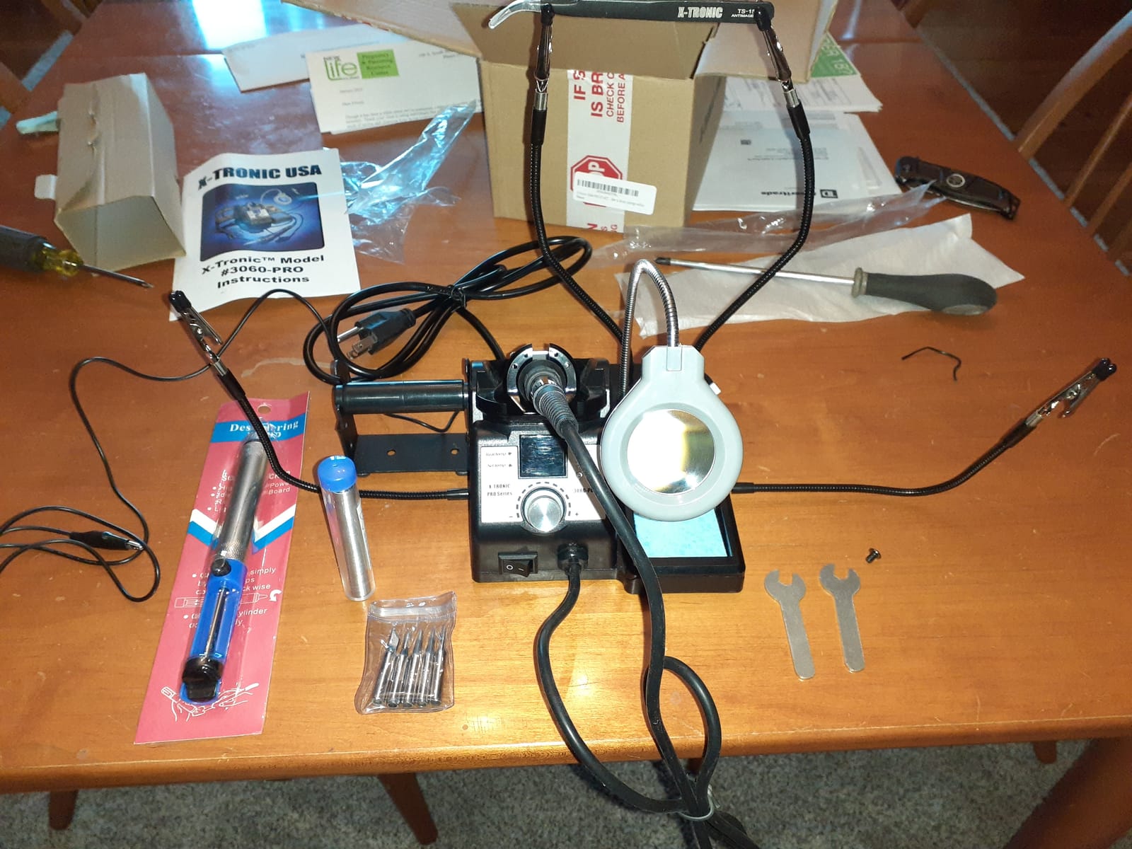 X-Tronic 3060-PRO 75W Soldering Iron Station Kit - 5 Extra Tips, Mini Mag Lamp, 4 Helping Hands, Solder Sucker, Tweezers, 50g Solder, Brass Sponge w/Flux, Sleep Func, °C/°F, 3 Temp Presets customer photo 2