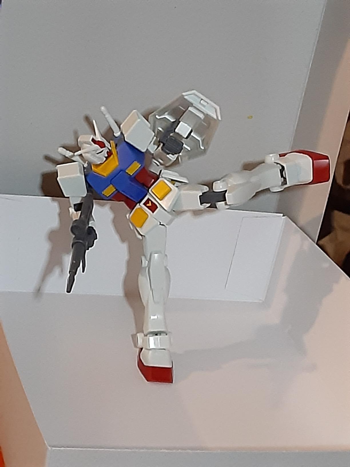 Bandai Hobby - Mobile Suit Gundam - 1/144 RX-78-2 Gundam, Bandai Spirits Entry Grade Model Kit customer photo 1