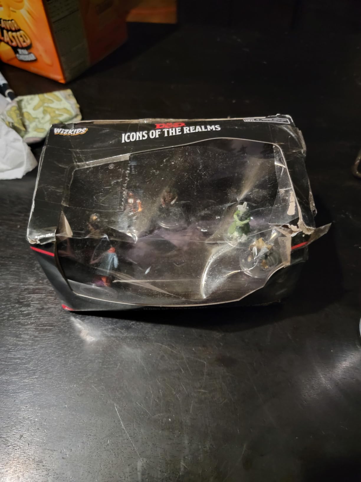 D&D Icons of The Realms: Curse of Strahd - Covens & Covenants Premium Box Set customer photo 1