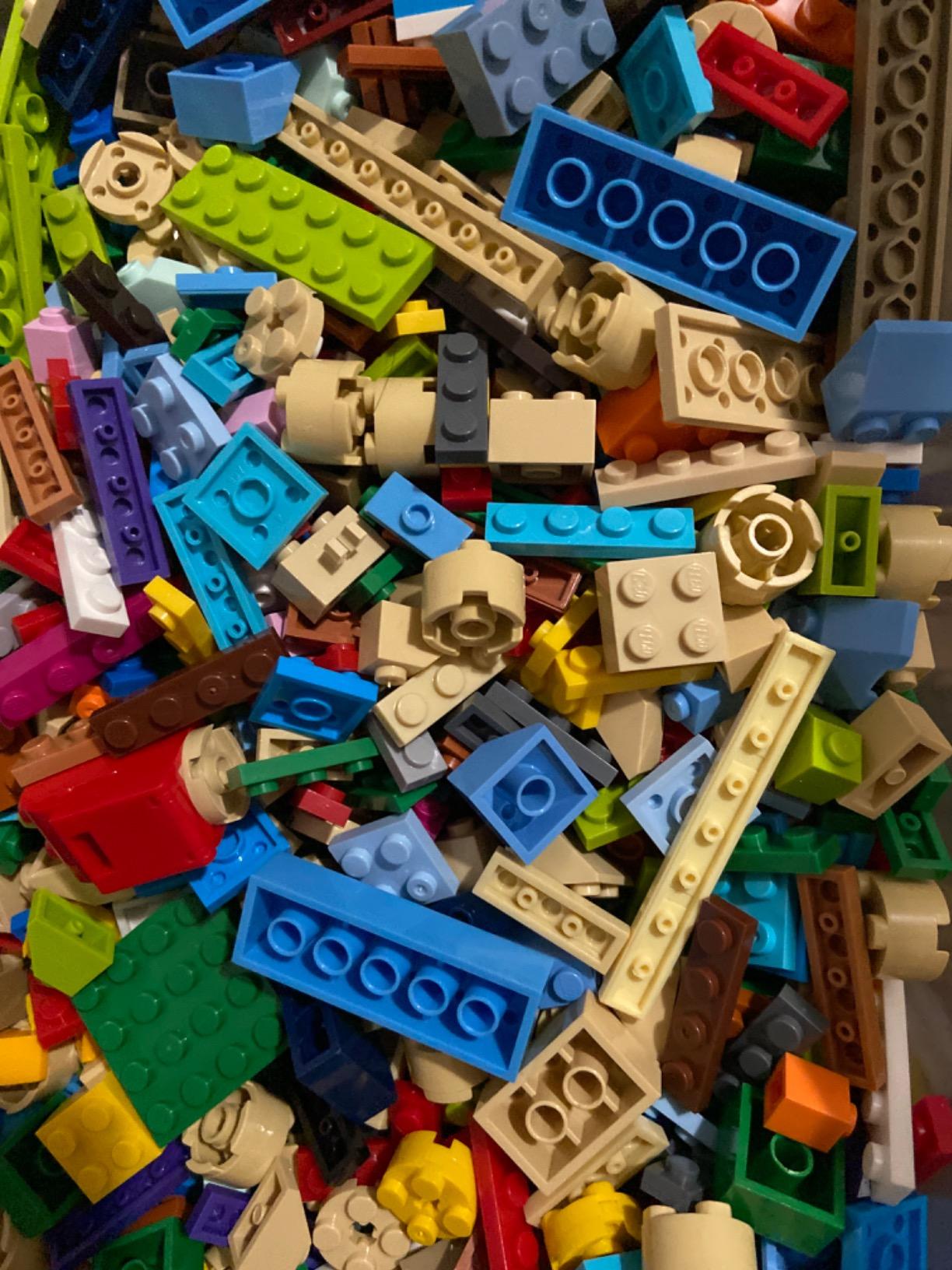 Lekebaby Classic 1500 Pieces Building Bricks Kit Basic Brick Set for Kids Creative Play, Compatible with All Major Brands, Educational Toy for Boys Girls 6 Years Old and Up customer photo 2