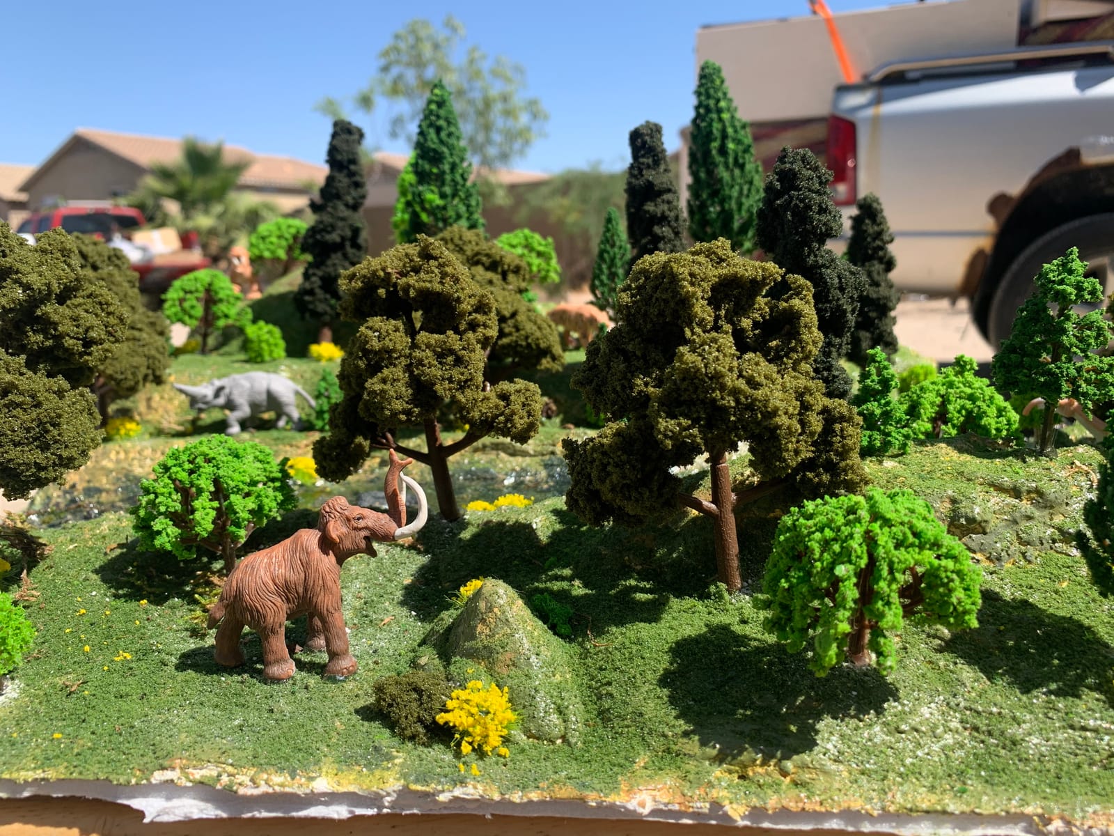 Warmtree 28 Pcs Green Bushy Tufts Lowland Shrubs Tuft Terrain Model Kit customer photo 1