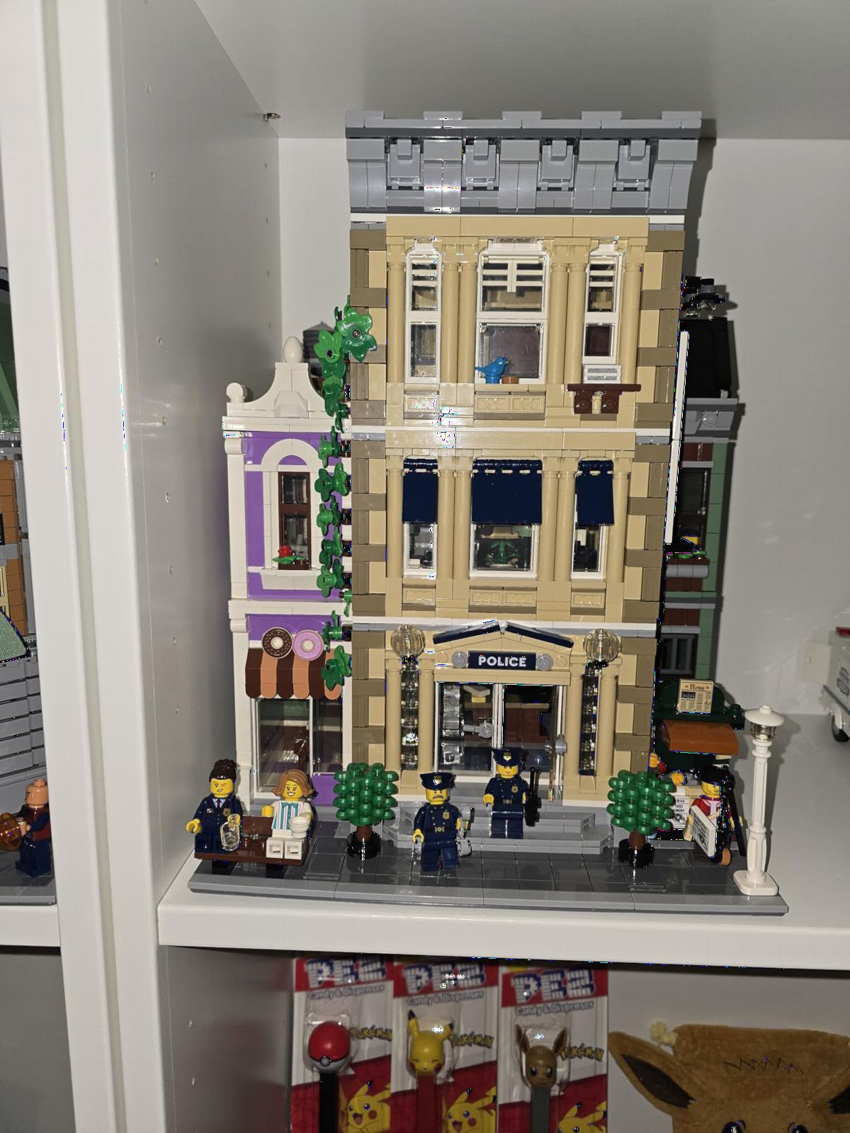 LEGO Icons Police Station 10278 Modular Building Kit for Adults (2,923 Pieces) customer photo 1