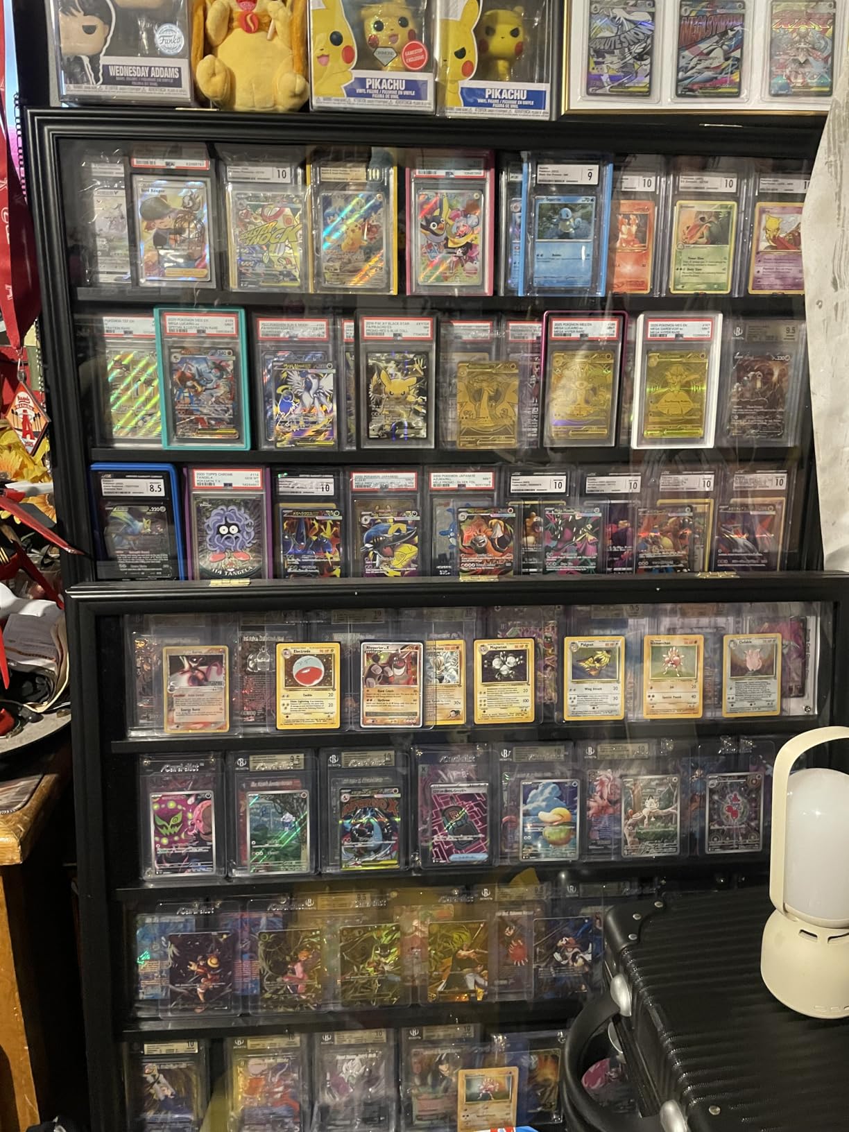 Graded Sports Card Display Case Lockable,Trading Card Collector Wall Display Holder for Baseball Basketball Football Hockey Cards, UV Protection Acrylic(Black) customer photo 2