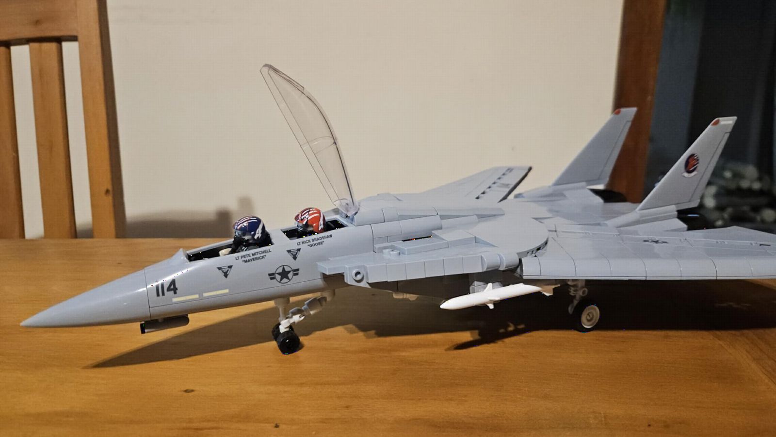 COBI TOP Gun F-14A Tomcat, 1:48 Scale, 757 Pieces, 2 Figures | Pad-printed details, Movable variable-sweep wings, Retractable landing gear, Display model, Parts made in the EU, Ages 8+ customer photo 1