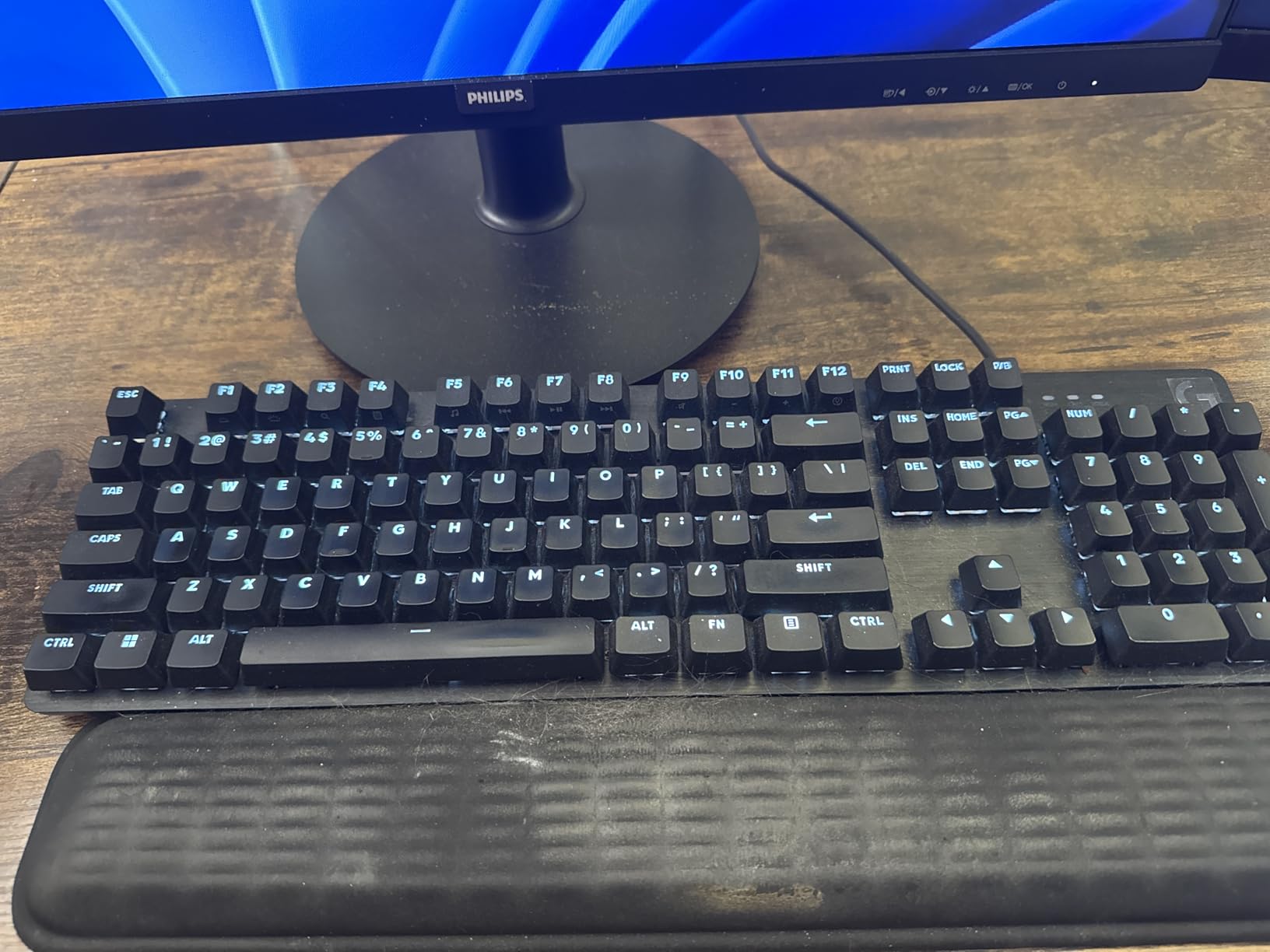 Logitech G413 SE Full-Size Mechanical Gaming Keyboard - Black | Backlit, anti-ghosting, compatible with Windows and macOS, aluminum material customer photo 2