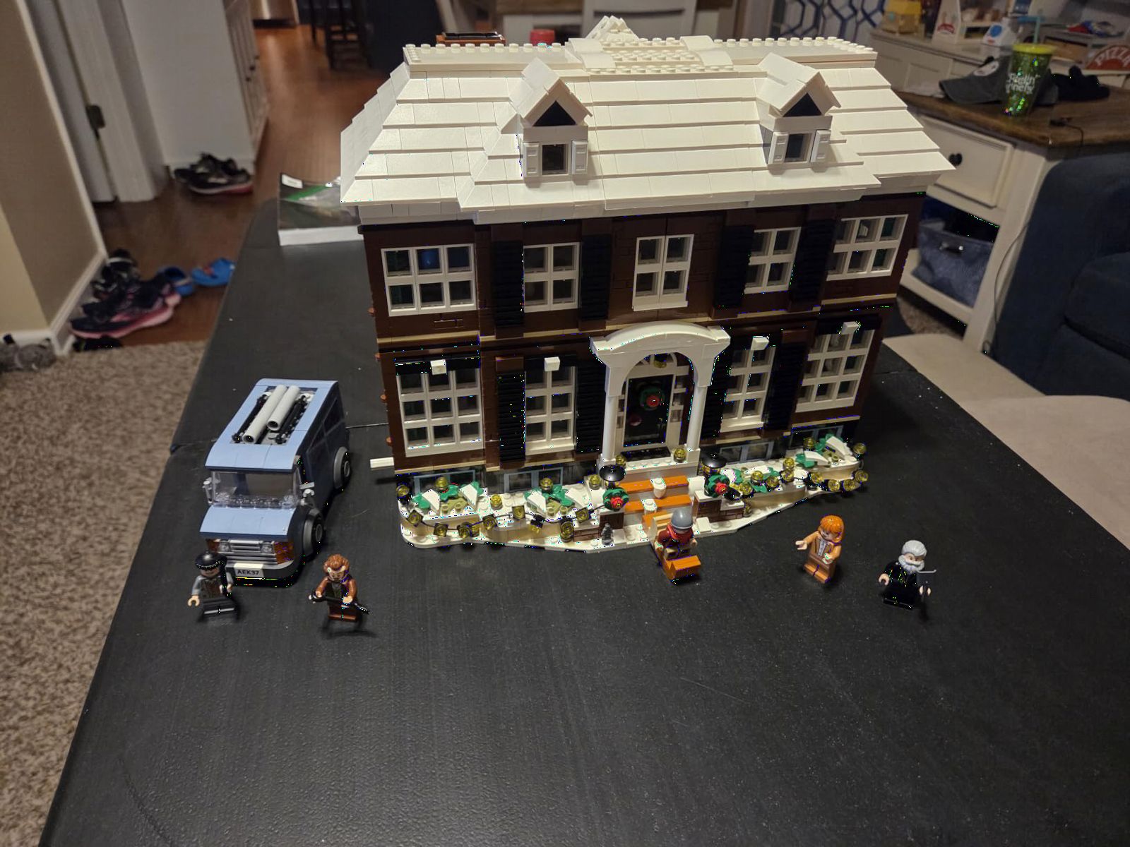 LEGO Ideas Home Alone McCallisters' House Building Set for Adults - Collectible Movie Model Kit for Office or Bookshelf Decor - Gift for Holidays or Birthdays - W/ 5 Minifigures - 21330 customer photo 2
