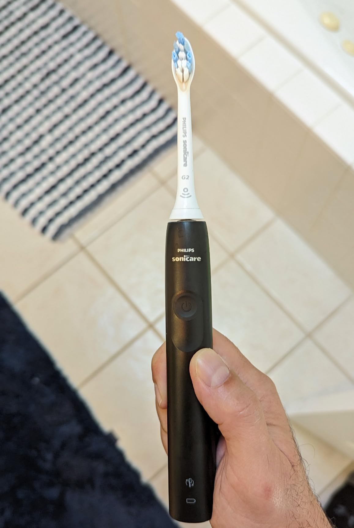 Philips Sonicare 4100 Rechargeable Electric Toothbrush, 1 Brush Head, Black customer photo 1
