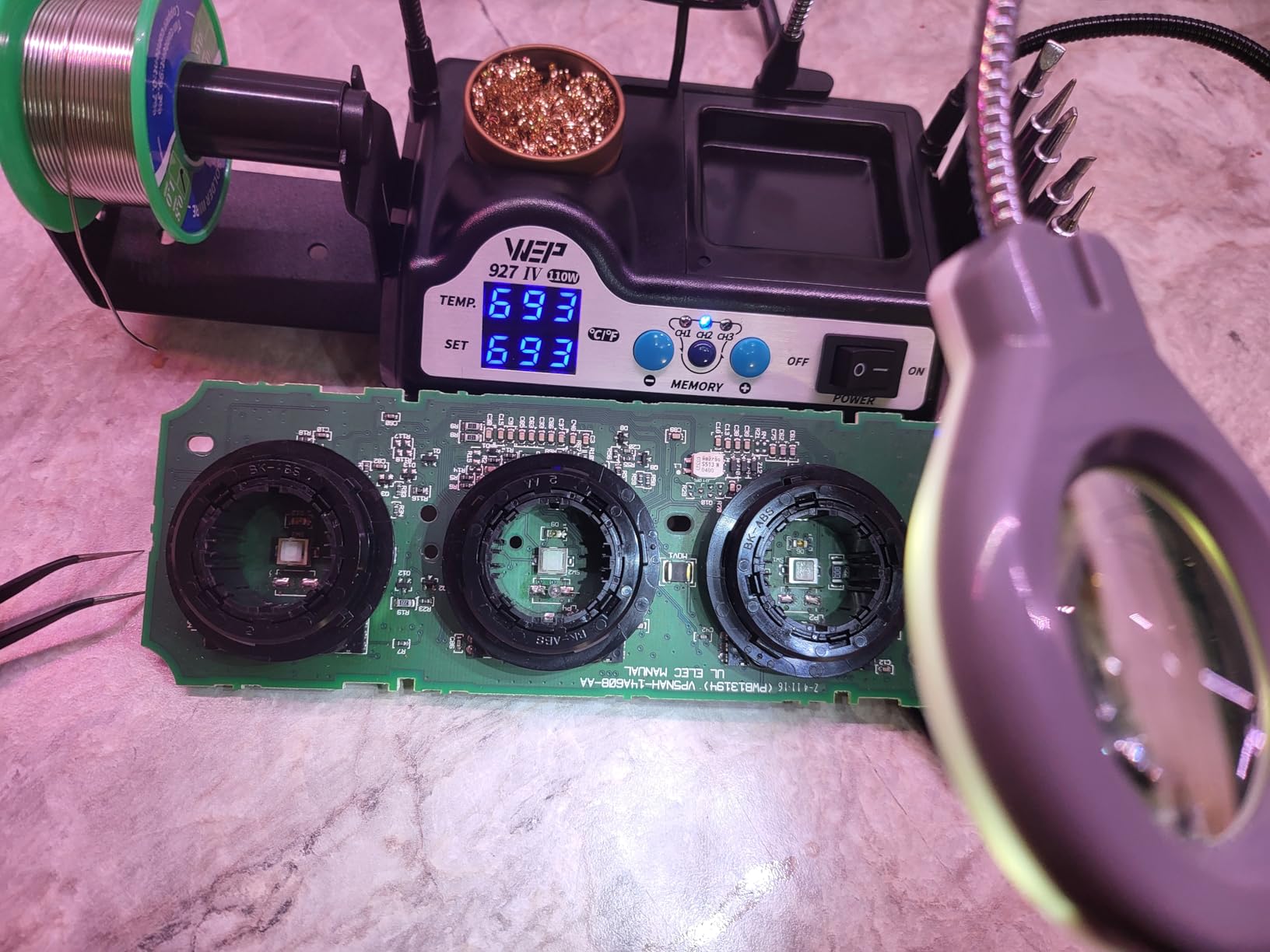 WEP 927-IV Soldering Station Kit High-Power 110W with 3 Preset Channels, Sleep Mode, LED Magnifier, 5 Extra Iron Tips, Tip Cleaner, 2 Helping Hands, Tip Storage Slots, Lead-free Solder Wire, Tweezers customer photo 1