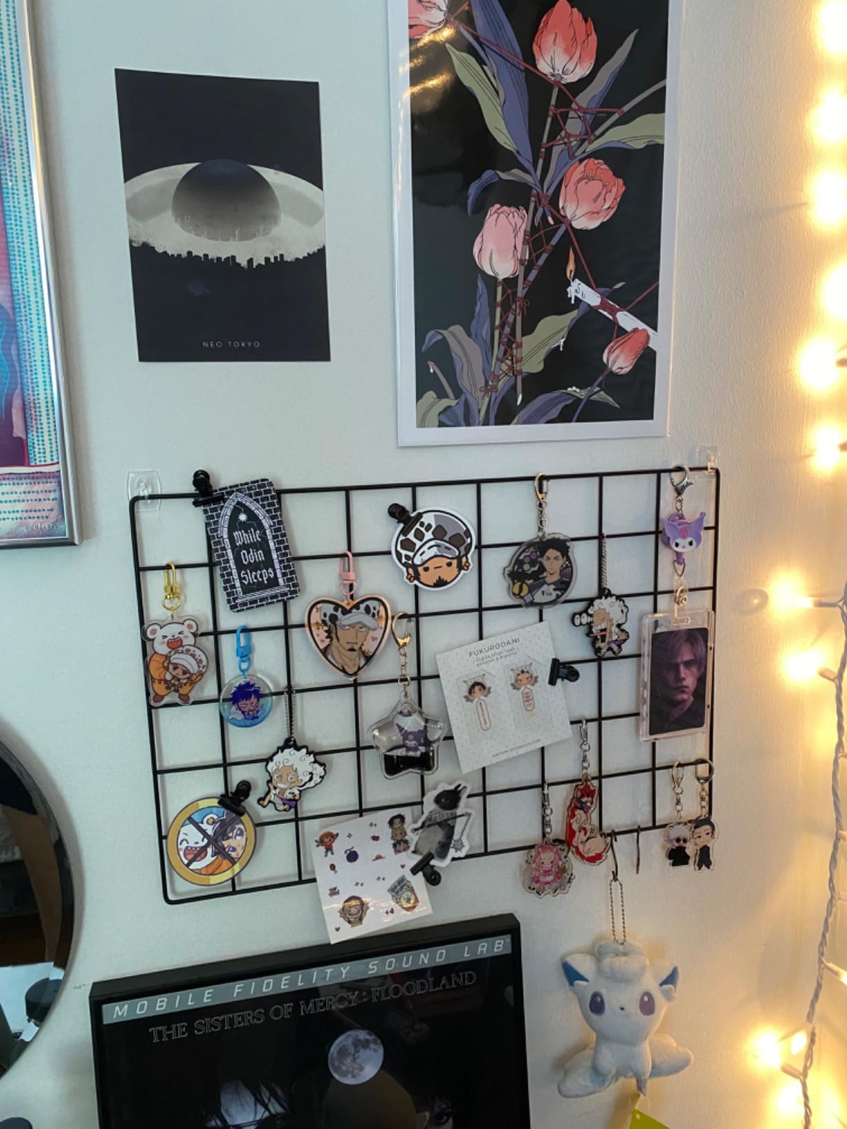 Wall Grid Panel for Photo Display,Wall Storage Organizer,5 Metal Clips & 3 S Hooks & 4 Nails & 4 Plastic Hanging Buckles and 4 Screws Offered,Size 17.5