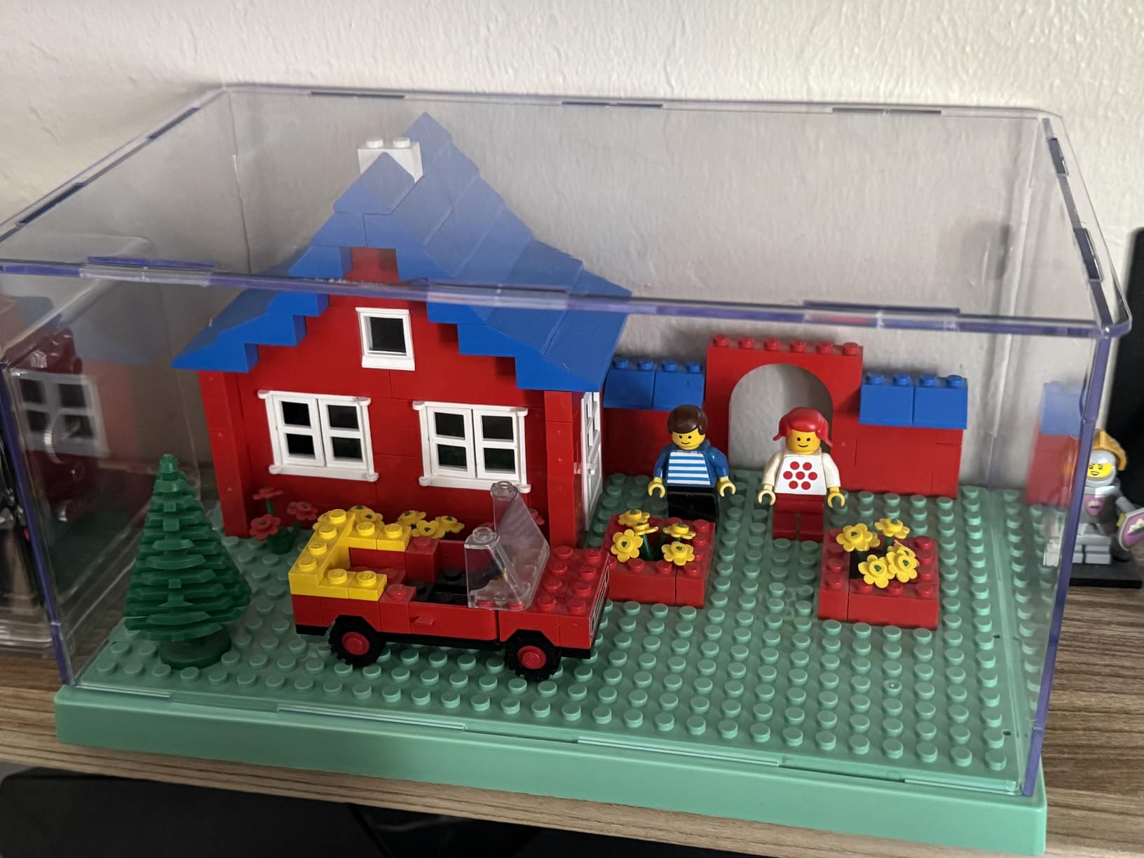 2 Pack Minifigure Display Case for Action Figures Blocks, Clear Dustproof Acrylic Display Box Storage with 3 Movable Steps customer photo 1