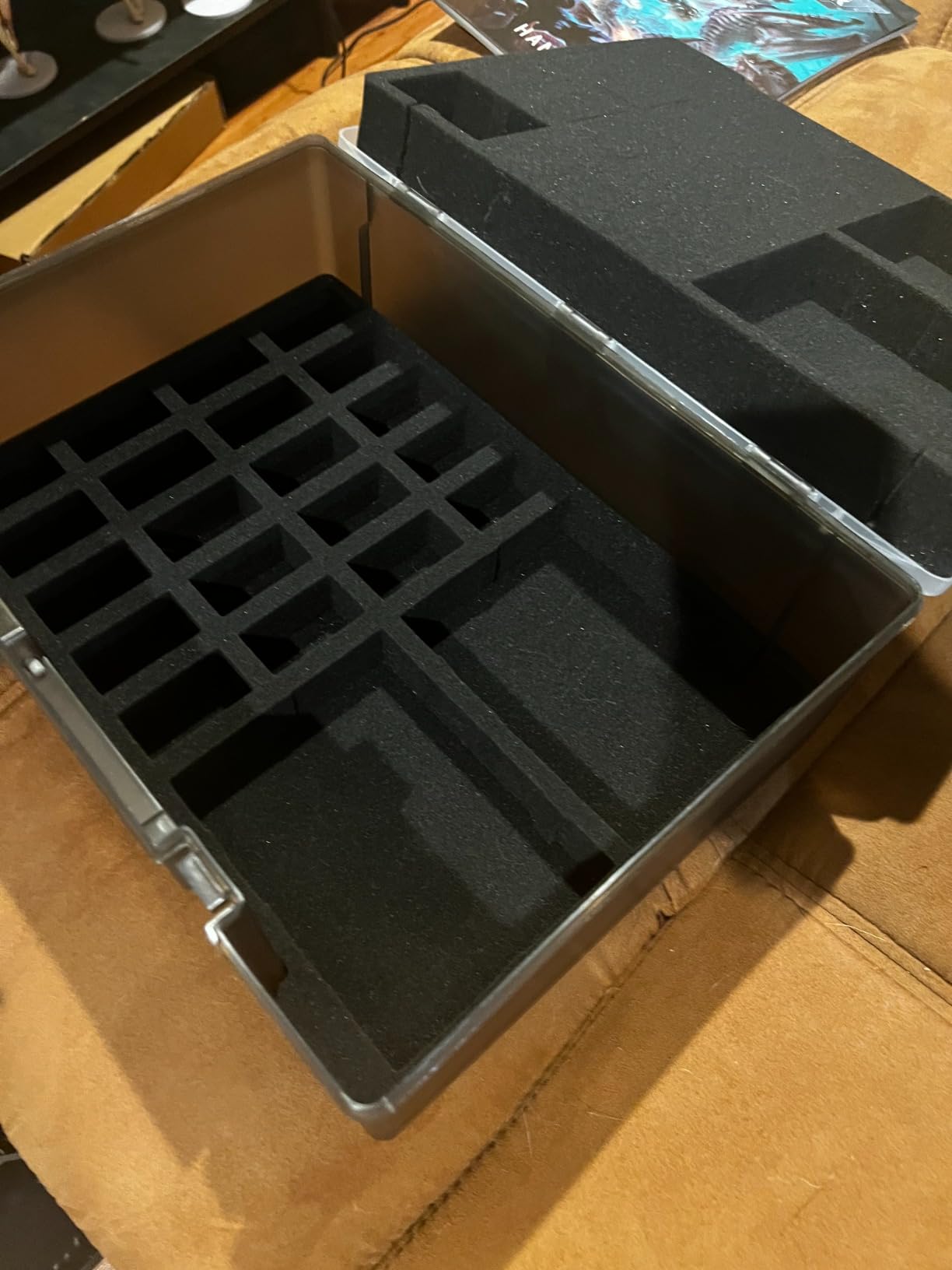 Miniature Storage Sturdy Carrying Figure Case - 108 Slot Figurine Minature Carrying Case Compatible with D&D and More (blackness) customer photo 1