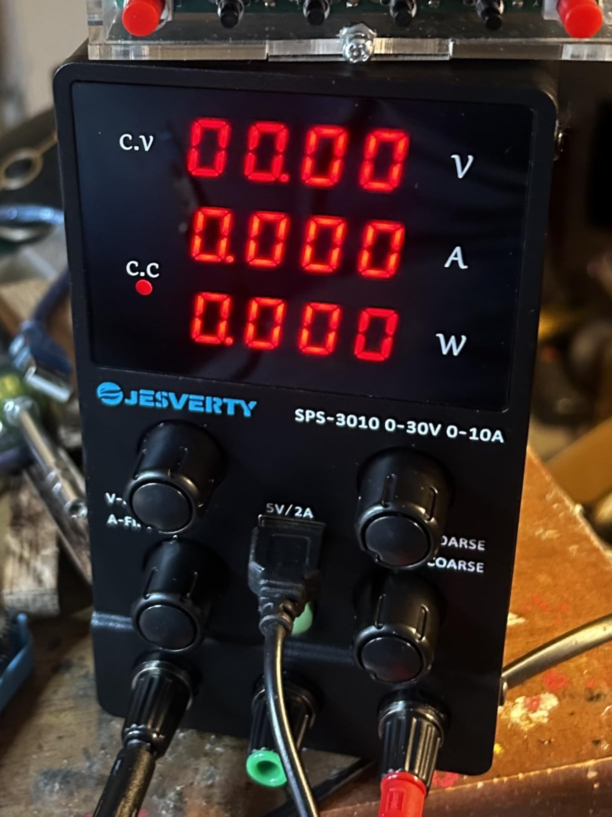 DC Power Supply Variable, 0-30V 0-10A Adjustable Switching DC Regulated Bench Power Supply with High Precision 4-Digit LED Display, 5V/2A USB Port, Coarse and Fine Adjustment SPS-3010 customer photo 1