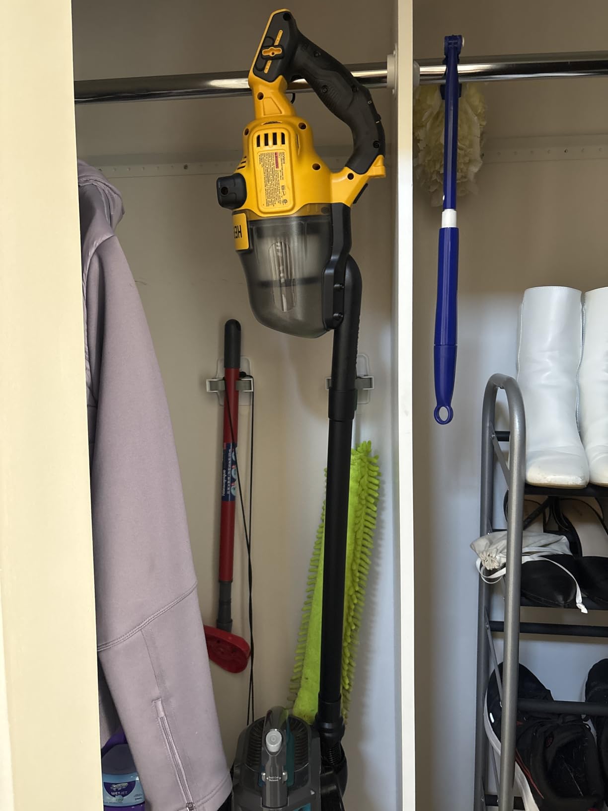 DEWALT 20V Handheld Vacuum Cordless, Car Vacuum with HEPA Filter, 6 Attachments and LED Light, High Performance Dry Only Small Shop Vac, Battery Not Included (DCV501HB) customer photo 1