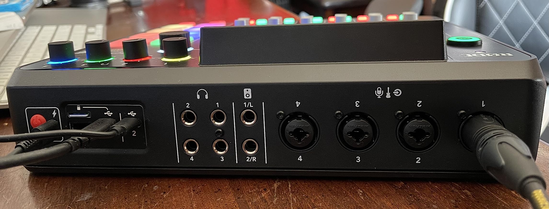 RØDE RØDECaster Pro II All-in-One Production Solution for Podcasting, Streaming, Music Production and Content Creation, Black customer photo 1