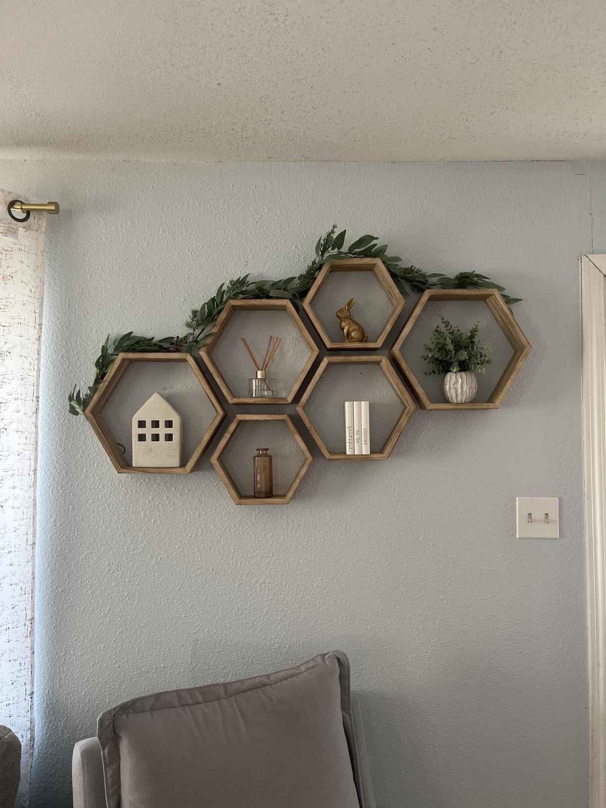 NOVIMANGO Hexagonal Floating Shelves Set of 6, Honeycomb Shelves | Hexagon Hanging Shelves, Wooden Hexagon Shelves, Farmhouse Storage, for Wall Decor, for Bedroom Nursery, Free Combination customer photo 1