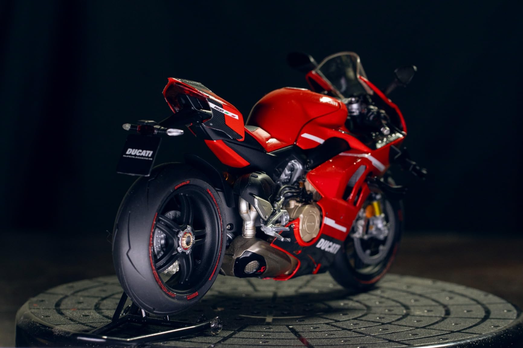 Tamiya 14140 Ducati Superleggera V4 1:12 Detailed Model Kit True to Original Plastic Construction Kit DIY Assembly Unpainted Multi-Coloured customer photo 1