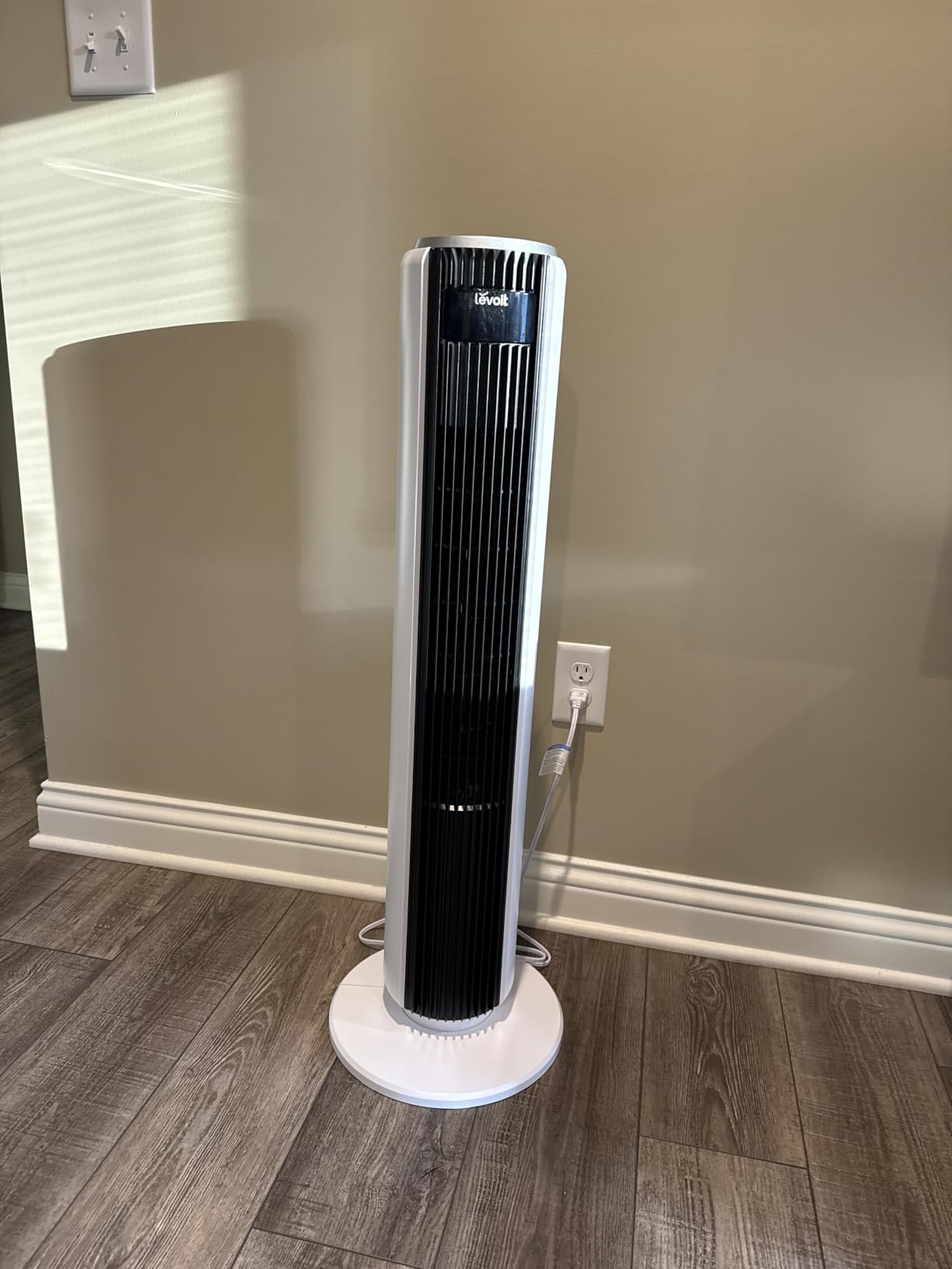 Levoit Tower Fan for Bedroom, 28ft/s Fans that Blow Cold Air, 28dB Quiet customer photo 2