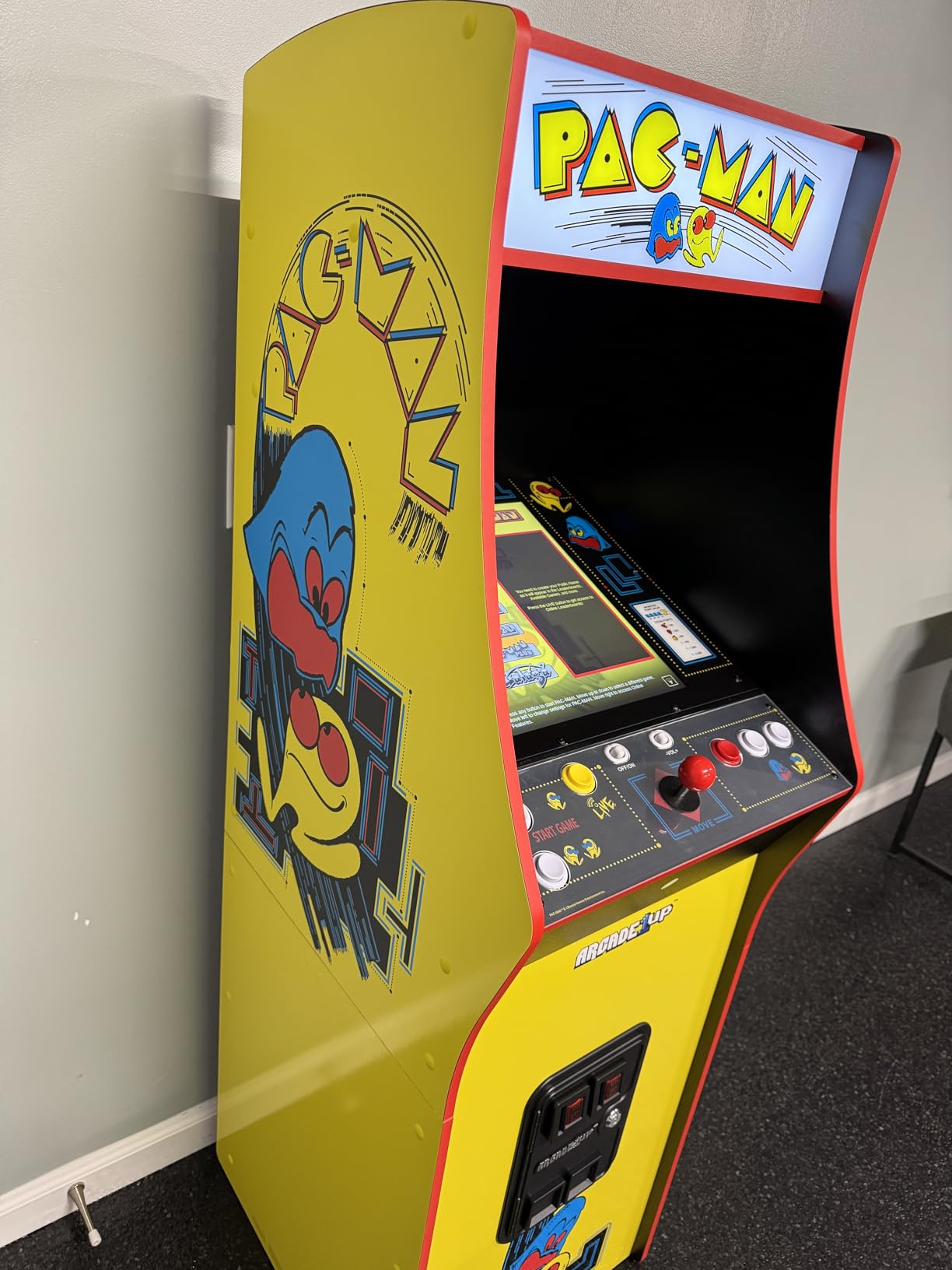 Arcade1Up Ms. Pac-Man Class of '81 Deluxe Arcade, 12 Retro Games customer photo 1