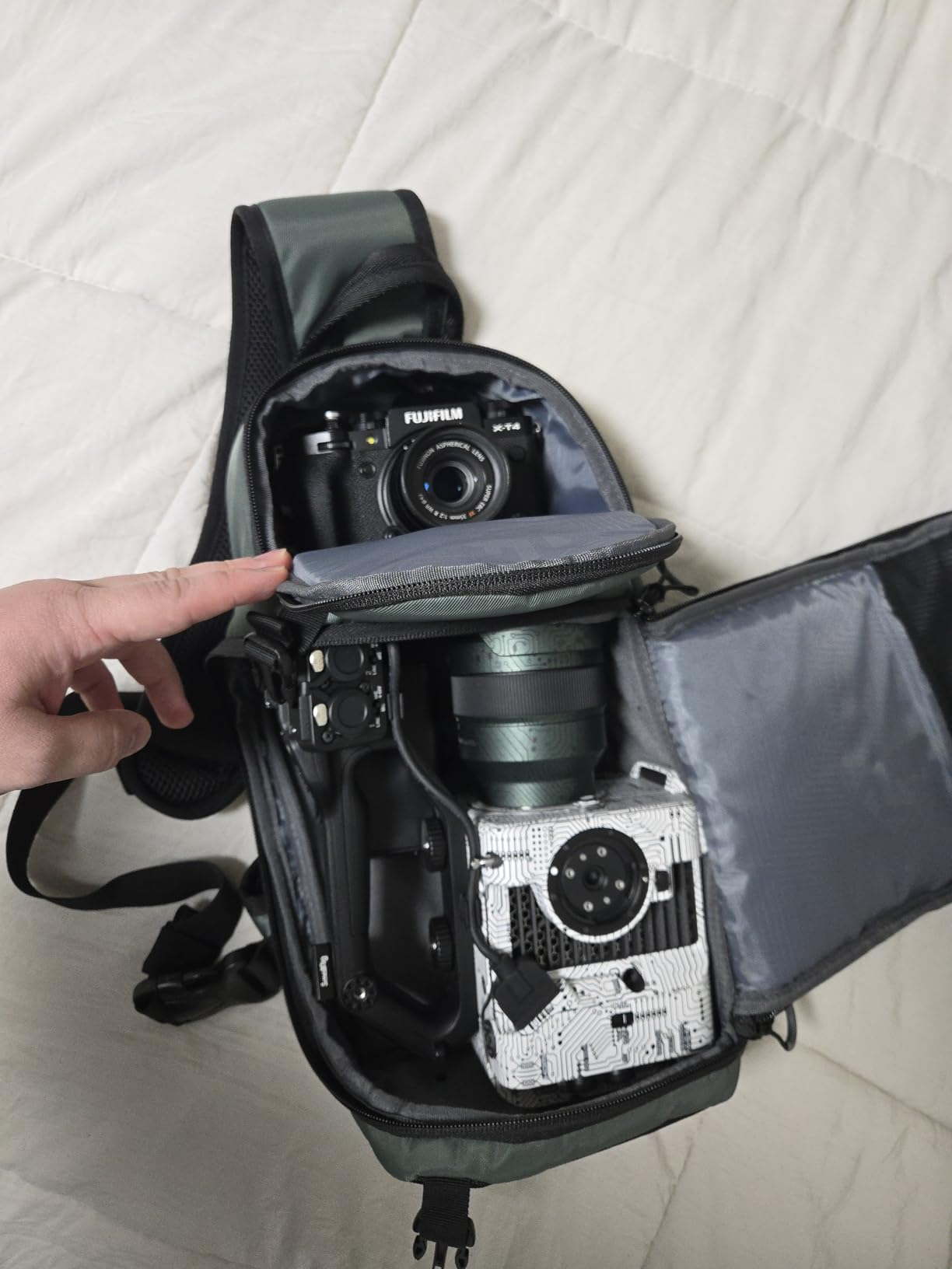 K&F CONCEPT Camera Sling Bag, Compact Crossbody Backpack, 10L BS11 | Fits Mirrorless & Small DSLR. Water-Repellent Twill Fabric. 5 Removable Dividers customer photo 2