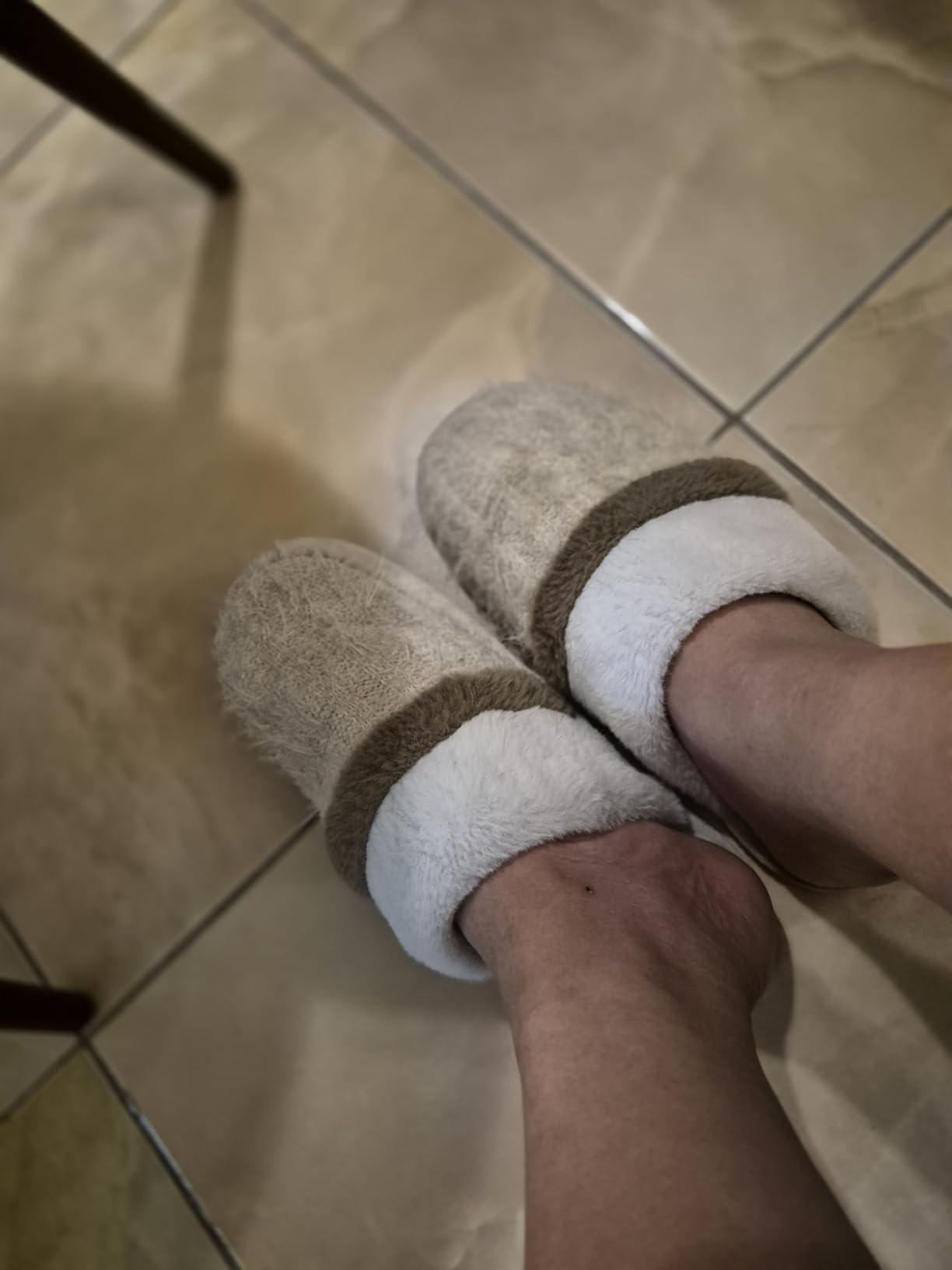 GOEWY Cozy Slippers for Women Indoor and Outdoor Fuzzy House Shoes with Memory Foam Anti-Skid Sole Gifts for Women Mom Ladies customer photo 2