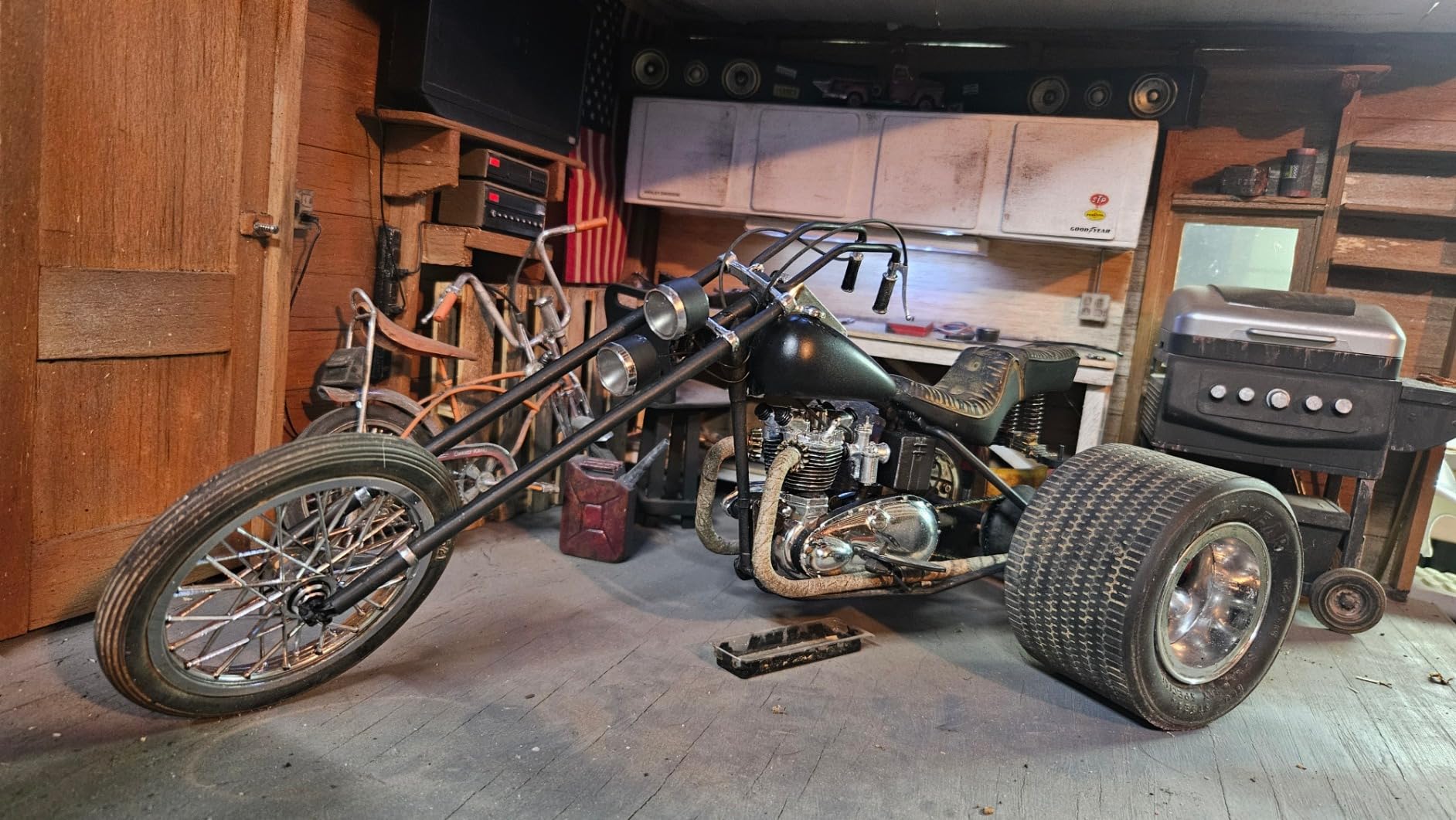Revell 17325 Evil Iron Trike 1:8 Scale 153-Piece Skill Level 5 Model Motorcycle Bike Building Kit customer photo 1