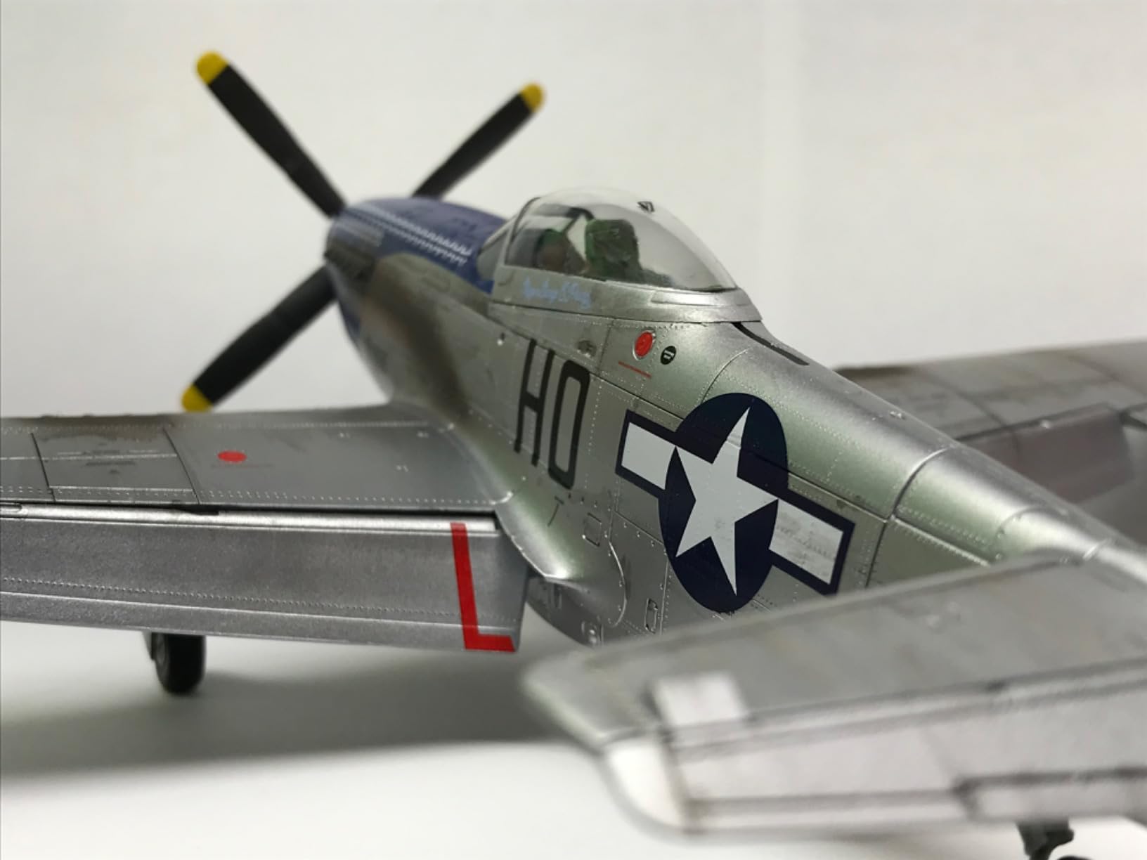 Airfix A06102A Supermarine Seafire F.XVII - 1:48 Scale WW2 Military Aircraft Model Kit customer photo 1