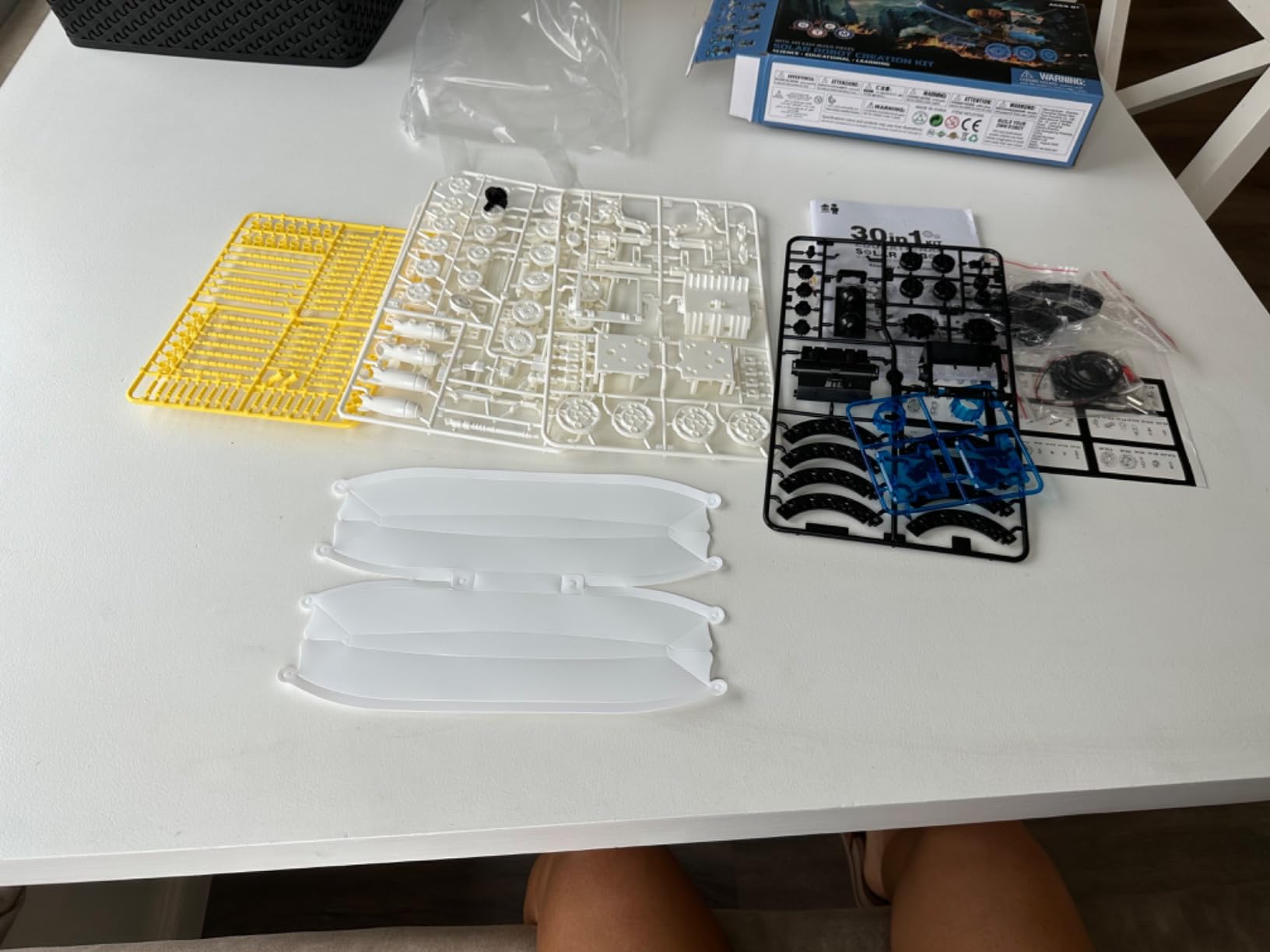 Wesfuner 30-in-1 STEM Solar Robot Kit Toys, 243 Pieces Educational Building Science Experiment Kit for Kids Aged 8-12, Birthday Gifts Kids Aged 8 9 10 11 12 13 Years Old customer photo 1