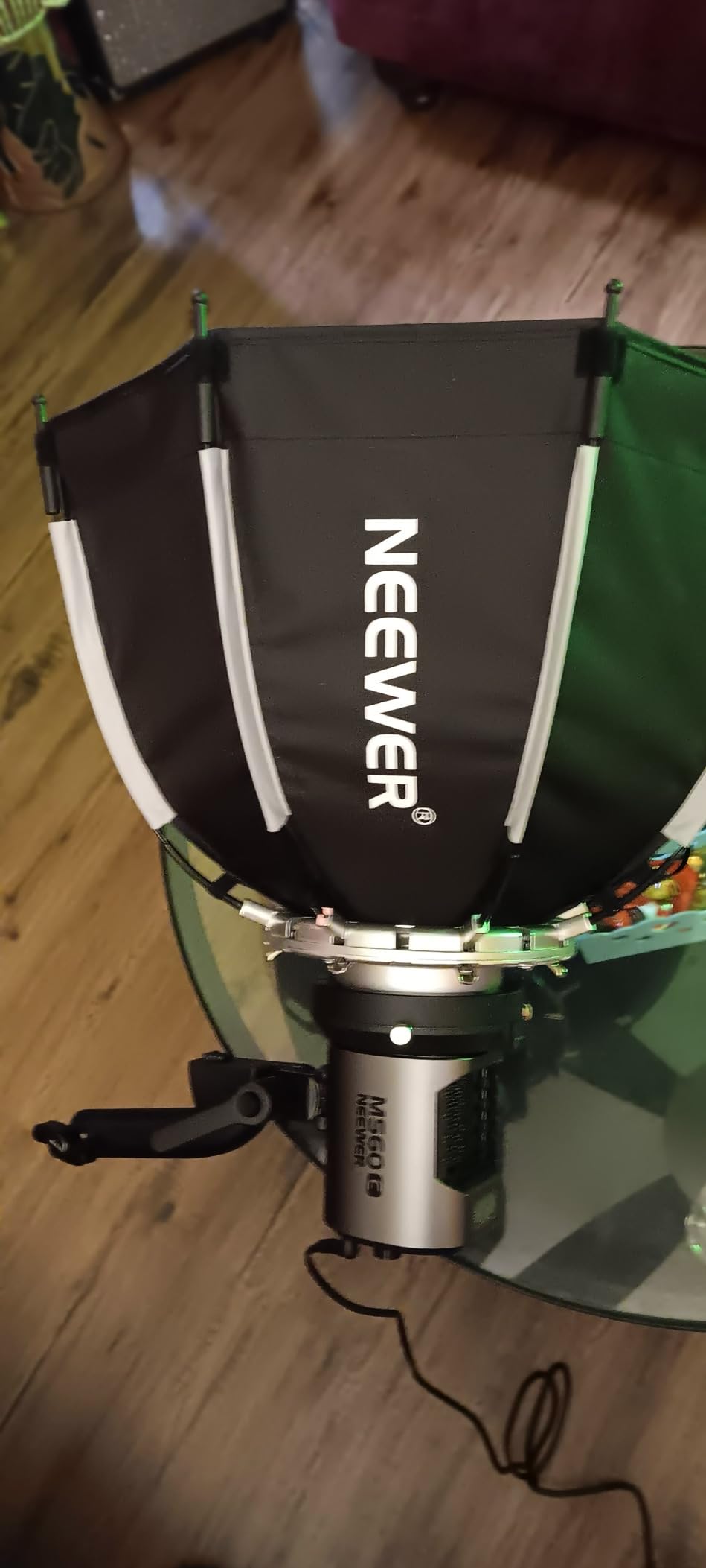 NEEWER 17.7