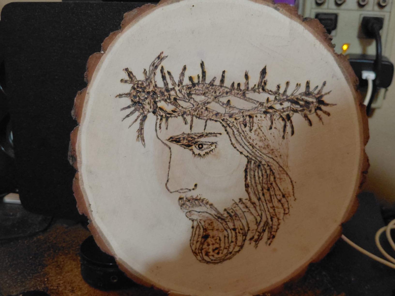 YIHUA 939D-VII Pyrography Tool Wood Burning Pen Kit Station 2-in-1 Solid-Point 200~480°C (with Temp Display)/Wire-Nib 250~750°C with 23 Nibs, 25 Solid Points, 4 Woodpieces customer photo 2