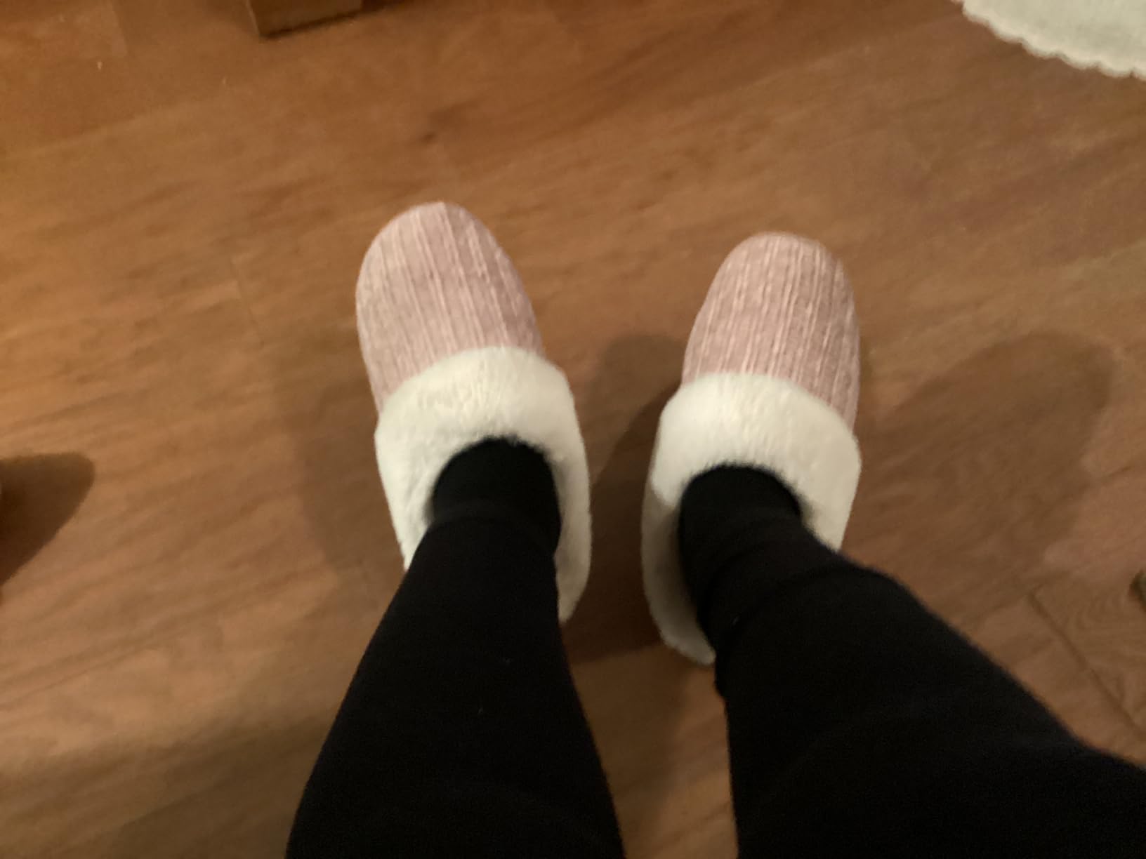 Evshine Women's Chenille Knit Fuzzy Slippers Memory Foam Warm House Shoes customer photo 1