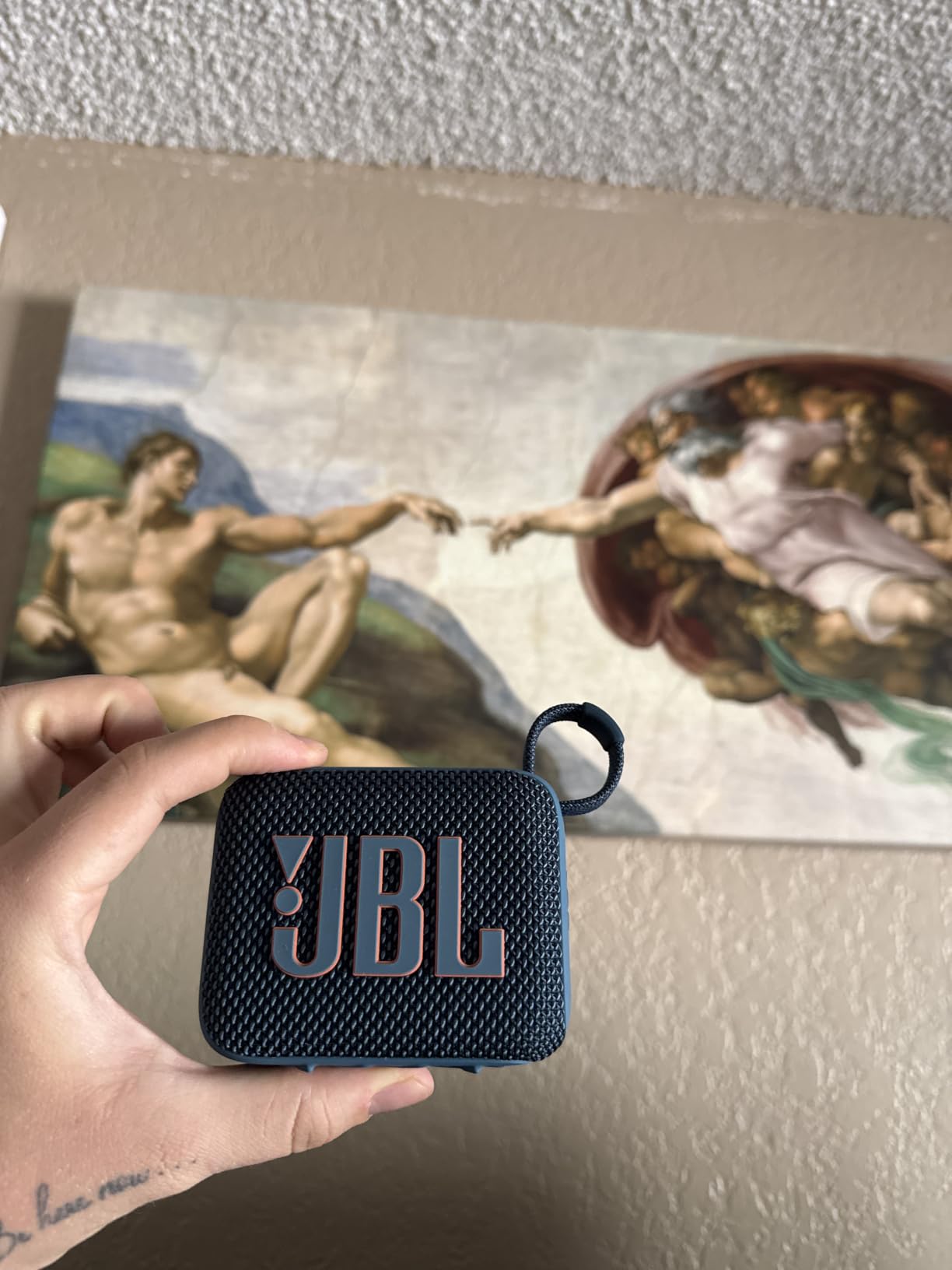 JBL Go 4 - Ultra-Portable, Waterproof and Dustproof Bluetooth Speaker, Big JBL Pro Sound with Punchy bass, 7-Hour Built-in Battery, Made in Part with Recycled Materials (Black) customer photo 1