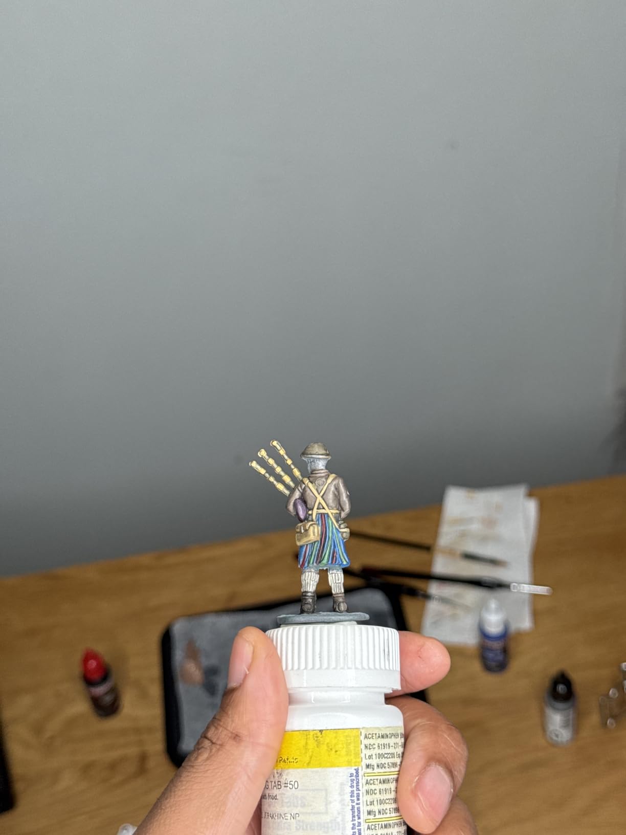 The Army Painter Warpaints Fanatic: Starter Set, 11 x 18 mL Acrylic Paints, incl. Metallics, Wash, Brush-On Primer, 1 Miniature & 1 Brush - Miniature Paint Set for D&D & Warhammer Figures customer photo 2