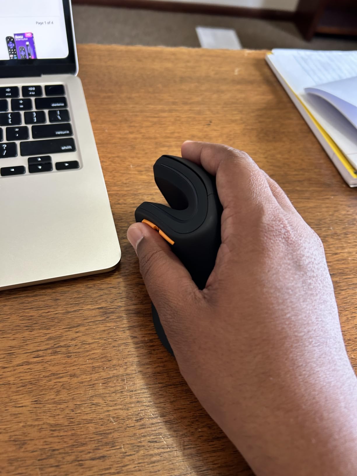 ProtoArc EM11 NL Wireless Ergonomic Vertical Mouse, Rechargeable, Black customer photo 2