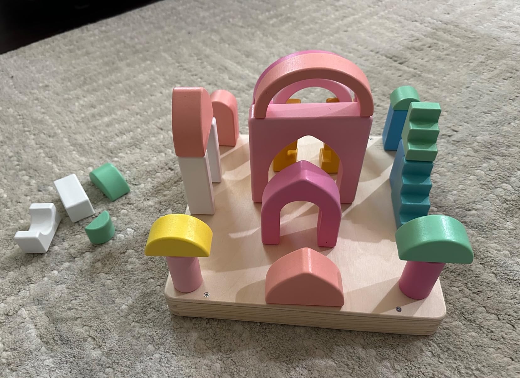 Fisher-Price Wood Castle Block Set 28 Pieces, Ages 2+ | FSC-certified wood, non-toxic water-based paint, 1 playboard + 27 blocks, hand-eye coordination customer photo 2