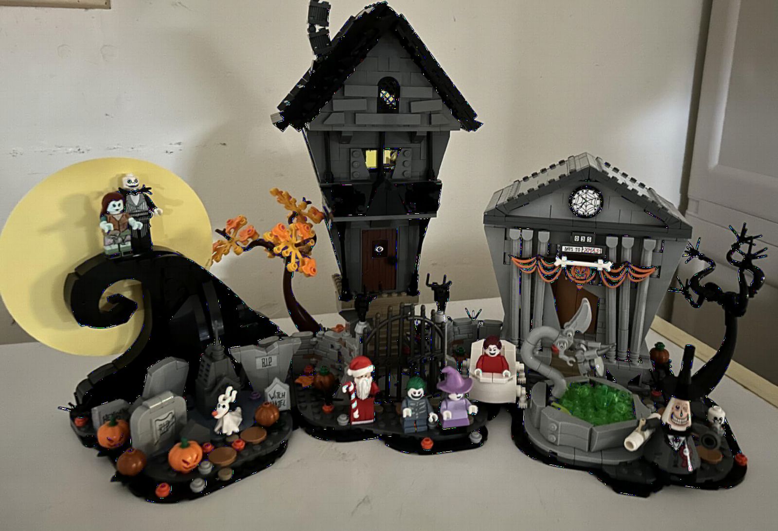LEGO Disney Tim Burton's The Nightmare Before Christmas Decor - Building Set for Adults for Display, Ages 18+ - Collectible DIY Craft for Fans of Iconic Movie with Minifigures Included - 21351 customer photo 2