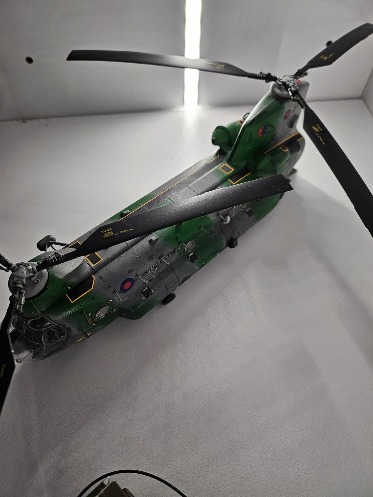 Airfix A06023 Boeing Chinook HC.1 1:72 Scale Model Helicopter Kit customer photo 2