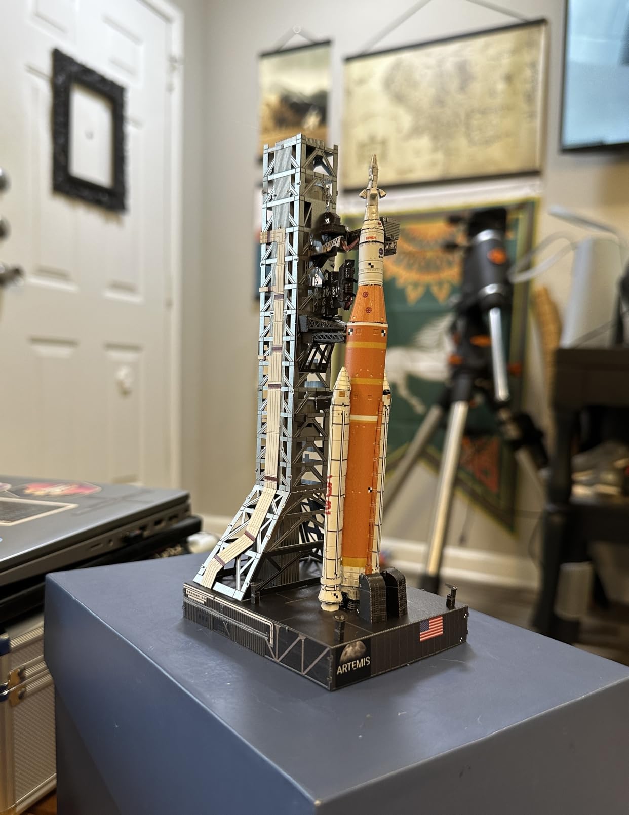 Metal Earth Premium Series Artemis Moon Rocket 3D Metal Model Kit Fascinations customer photo 1
