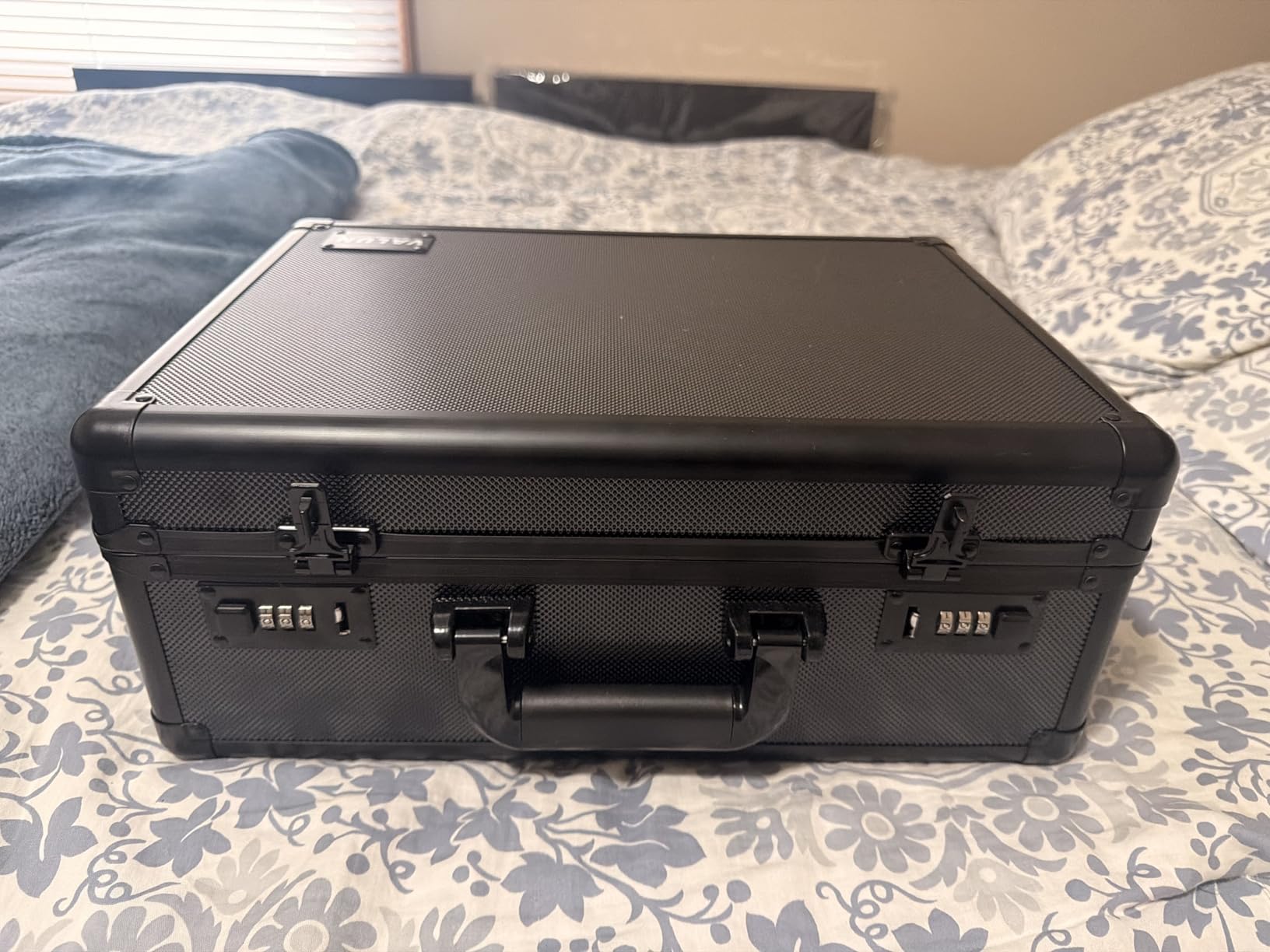 160+ Premium Graded Card Storage Box - PSA Slab Case for Trading Cards, Sports Cards - Baseball, Football, Pokemon, MTG, TCG Card Storage - Top Loader Compatible, Reinforced Aluminum Case with Lock customer photo 2