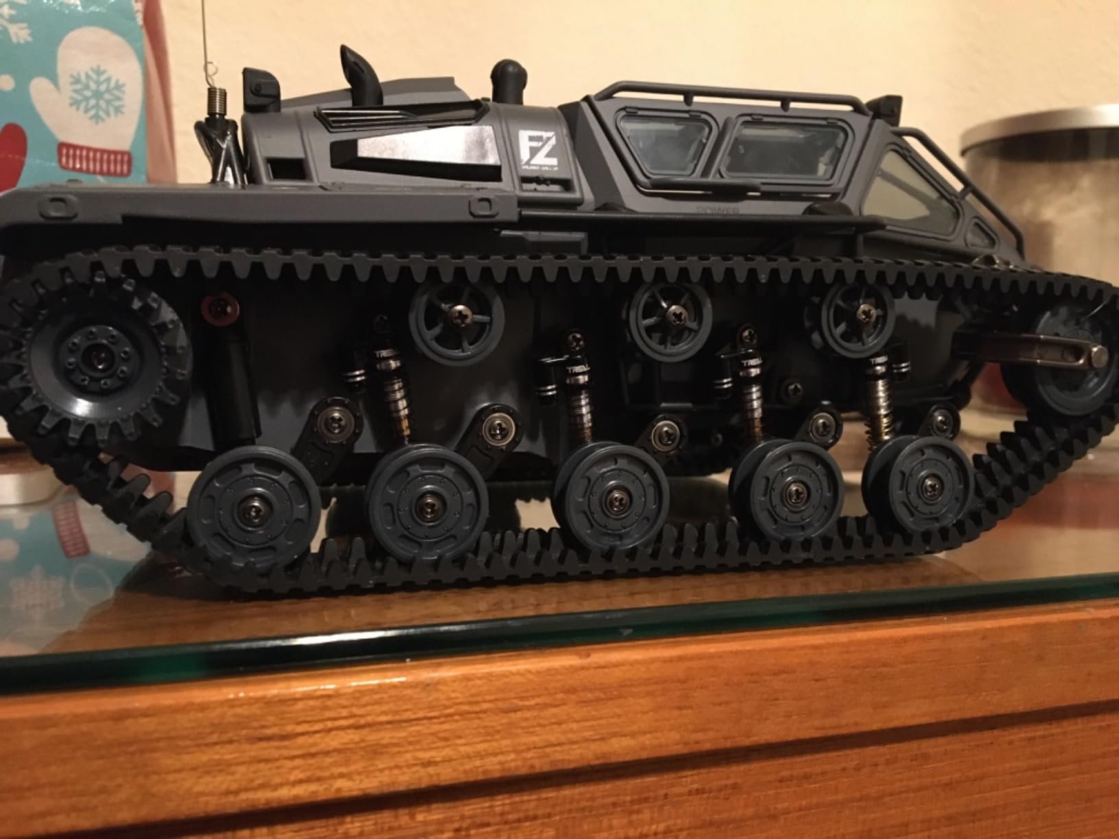 Mostop RC Tank Car, 1:16 Scale 2.4Ghz Remote Control Crawler High Speed Tank, Off-Road RC Tracked Vehicles 360°Rotating Drifting Car with 2 Batteries, Military Truck for Kids Adults customer photo 1