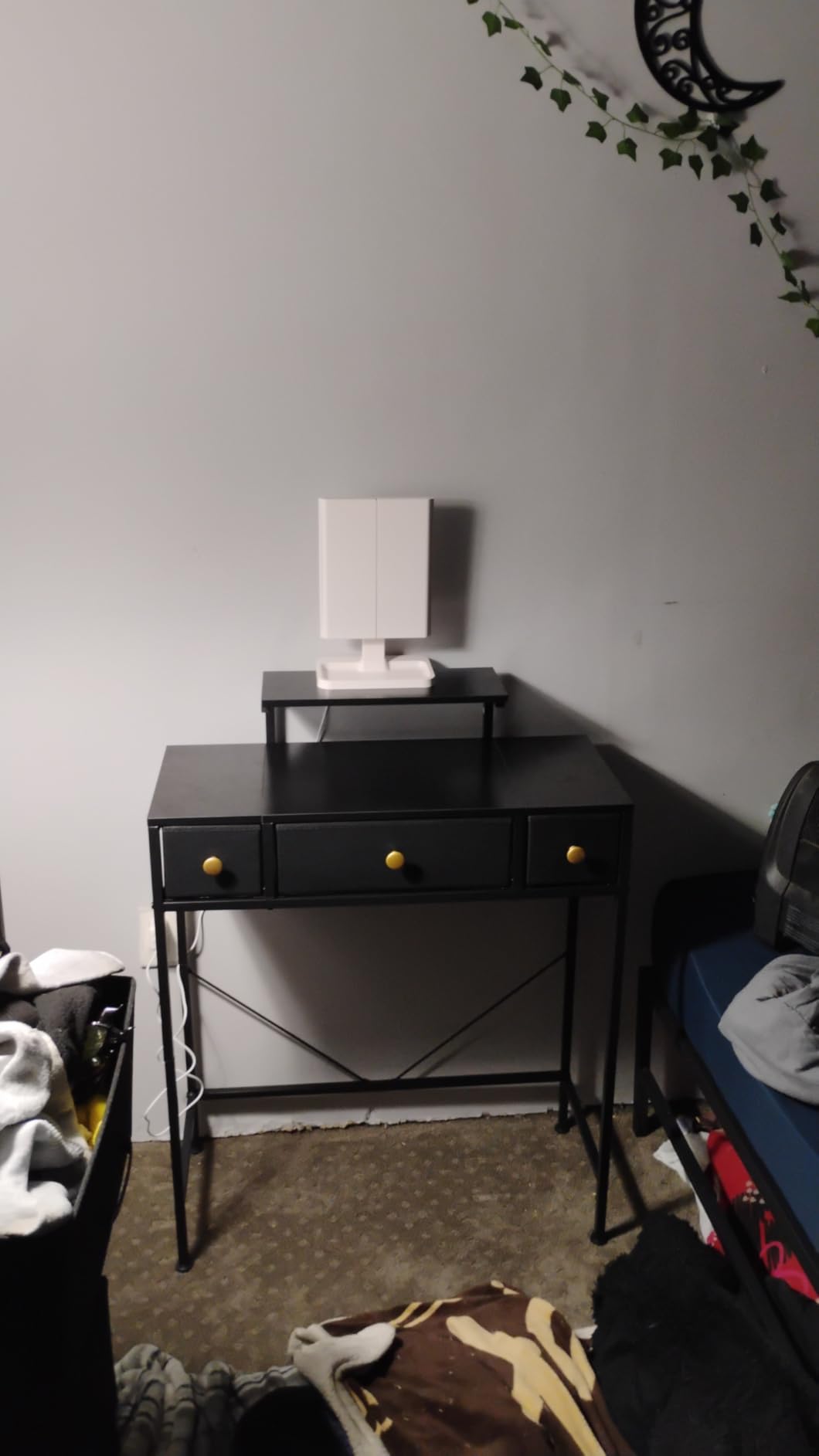 HIGDBFE Small Makeup Vanity Desk 27.5''W with Mirror and Lights, White customer photo 1