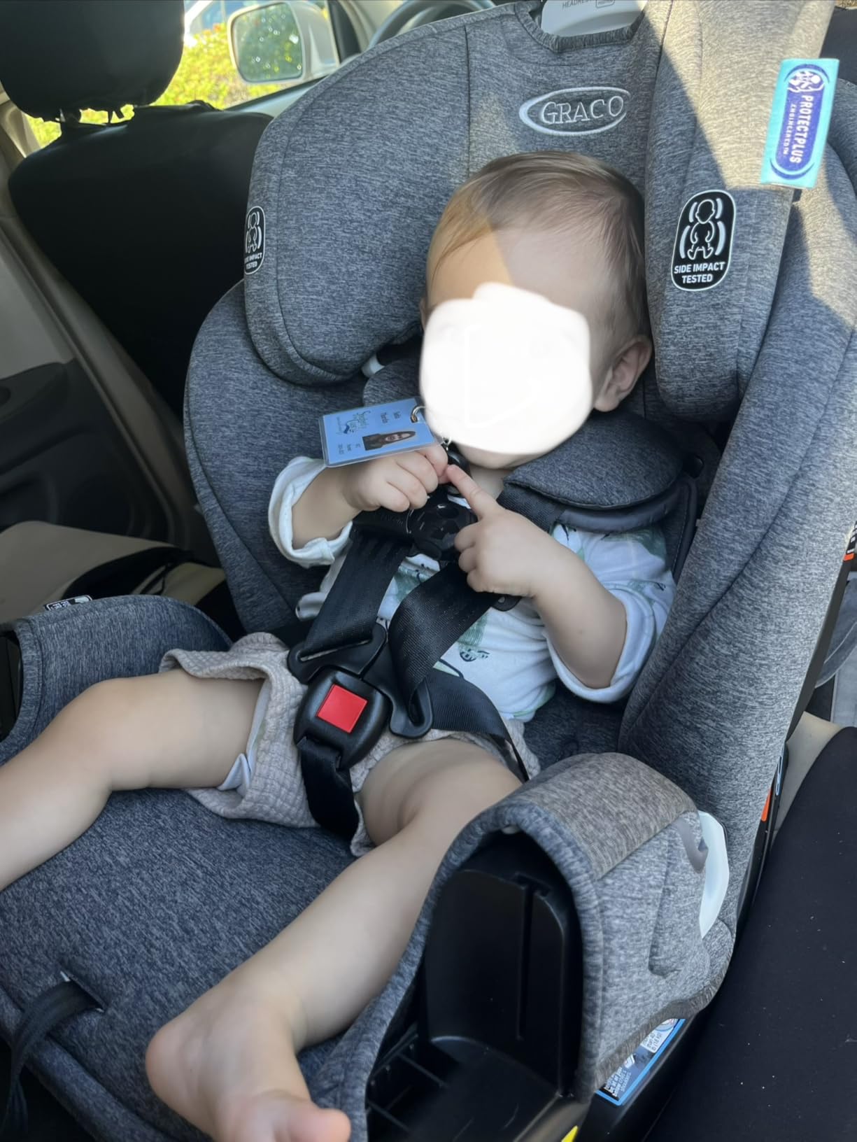 Graco Extend2Fit 2-in-1 Convertible Car Seat, Gotham customer photo 1