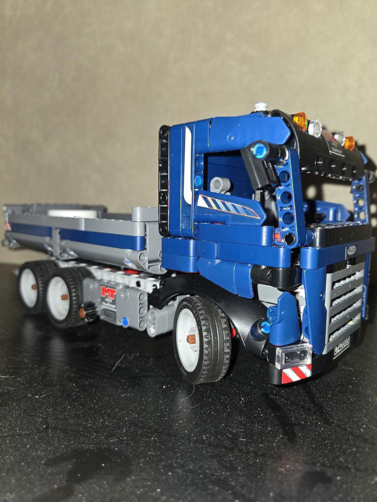 LEGO Technic Tipping Dump Truck Toy - Construction Truck Building Toy for Kids, Boys and Girls, Ages 9+ - Gift for Birthdays - W/Realistic Features - 42203 customer photo 1