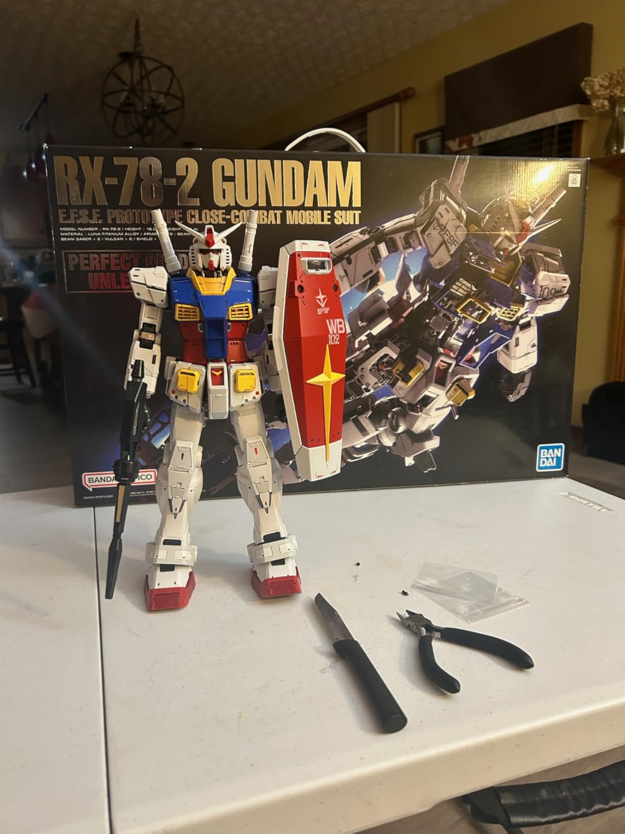 Entertainment Perfect Grade 1/60 Scale Unleashed RX-78-2 Gundam Model Kit customer photo 2