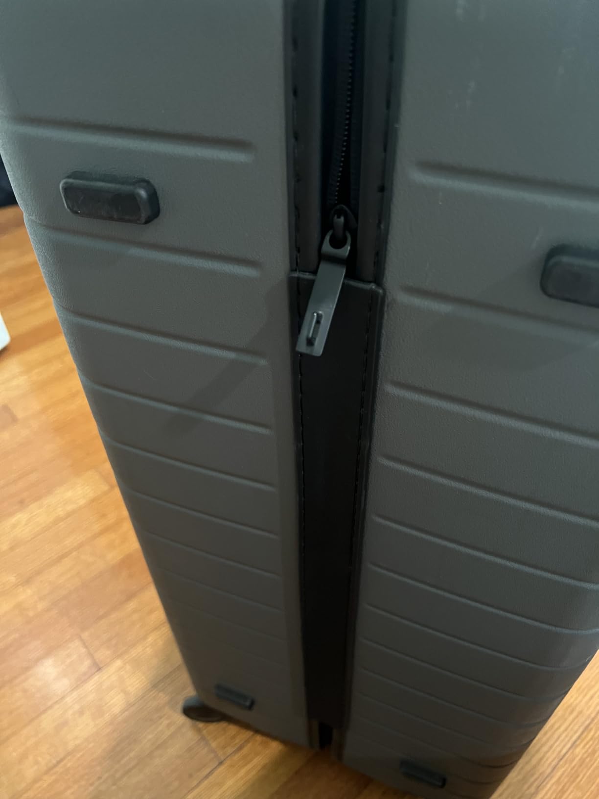 Medium Checked Luggage, 26-inch Lightweight Hardside Spinner Suitcase customer photo 1