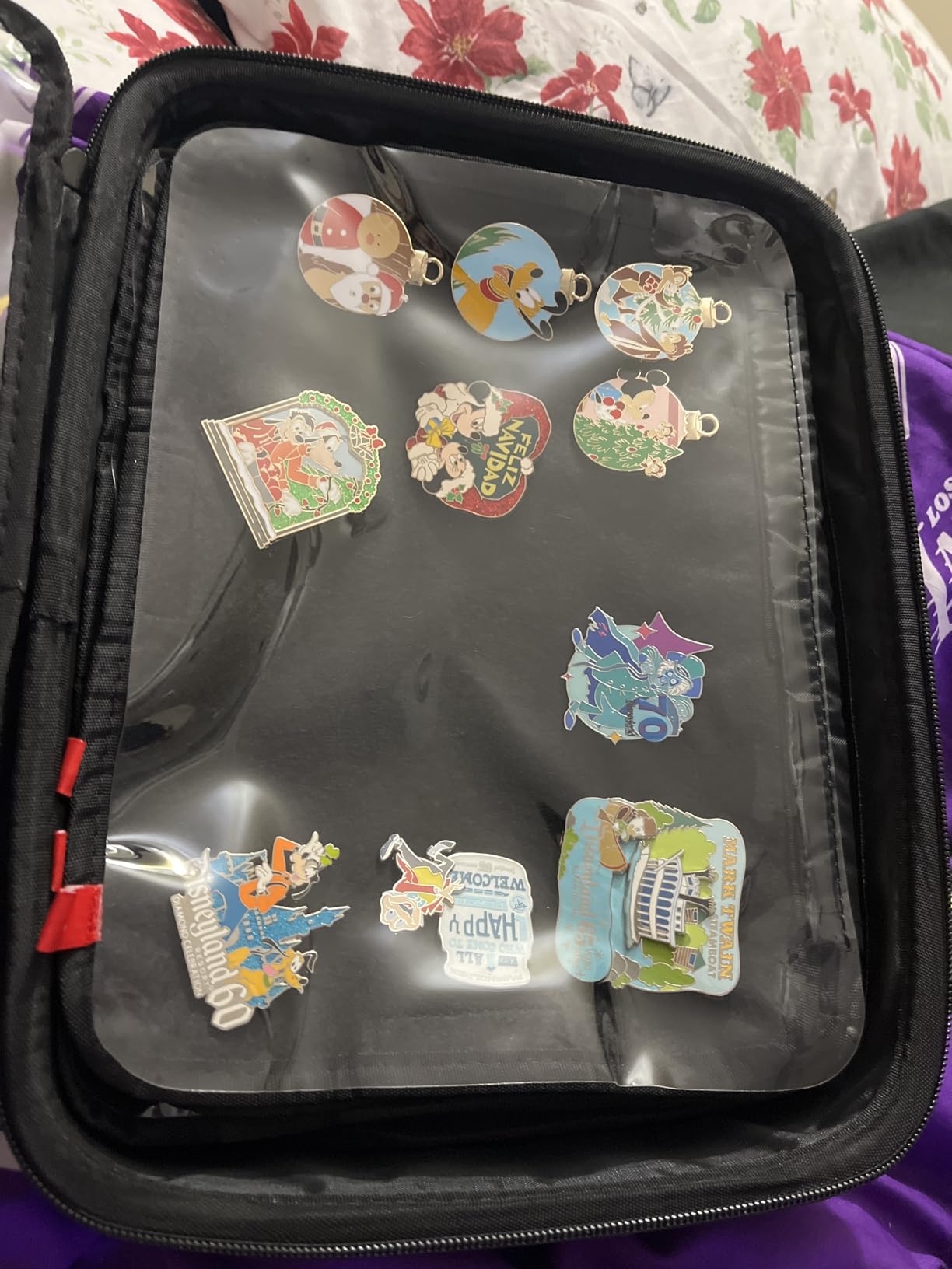 Enamel Pin Display Bag, 18 Page EVA Hard Shell Pin Trading Book customer photo 2