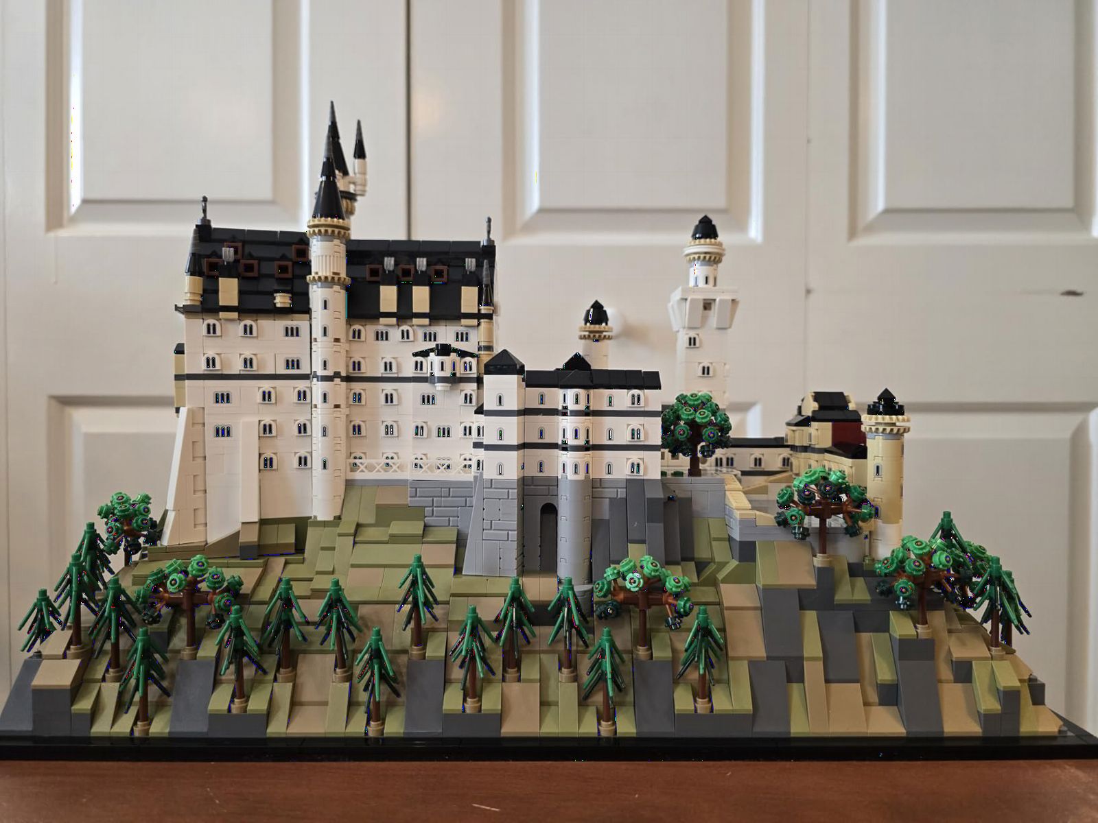 Architecture Neuschwanstein Castle Building Set - Collectible Bavarian Castle Model Kit for Arts & Crafts - Building Blocks for Adults, Ages 18+ - Gifts for Men and Women - 21063 customer photo 2